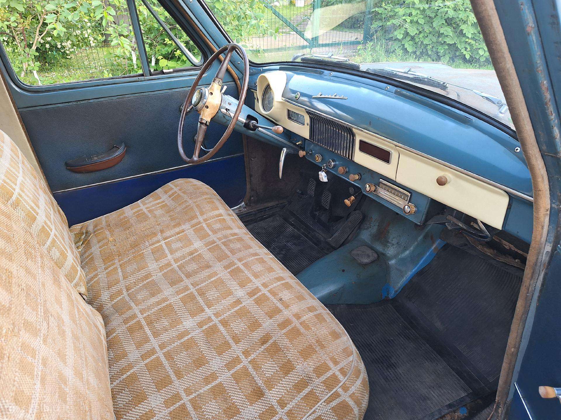 Moskvich M-402, 1.3 l., Седан