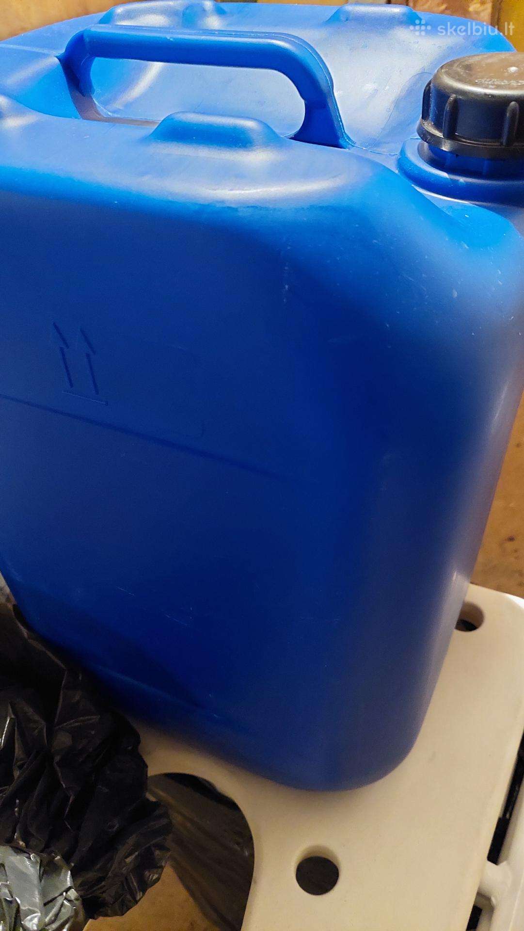 Plastikinė kanistra viena švari vandems