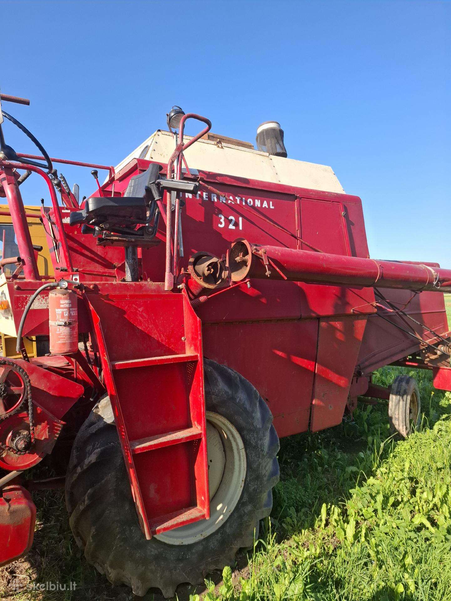 Internacional 321, combine harvesters