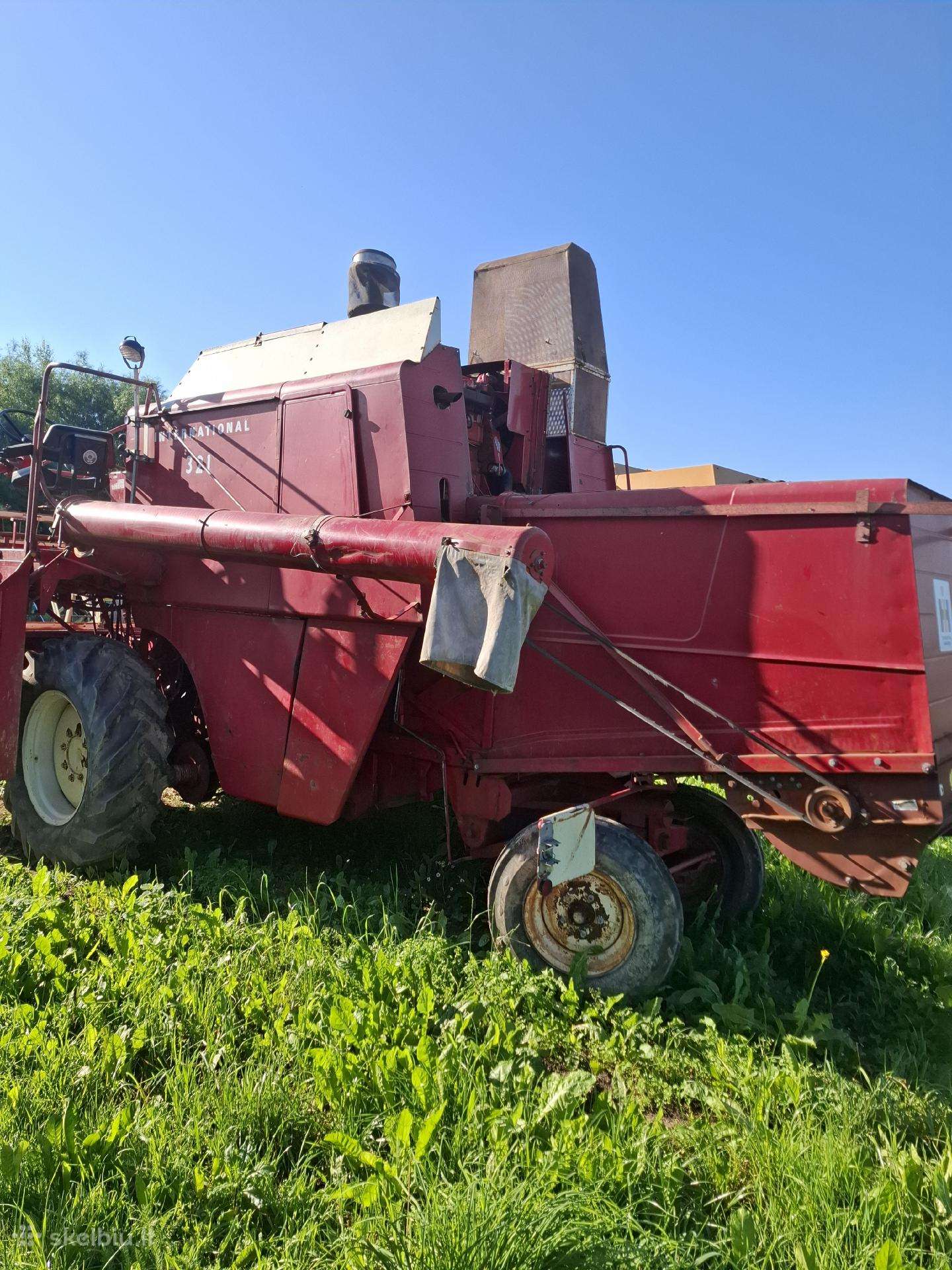 Internacional 321, combine harvesters
