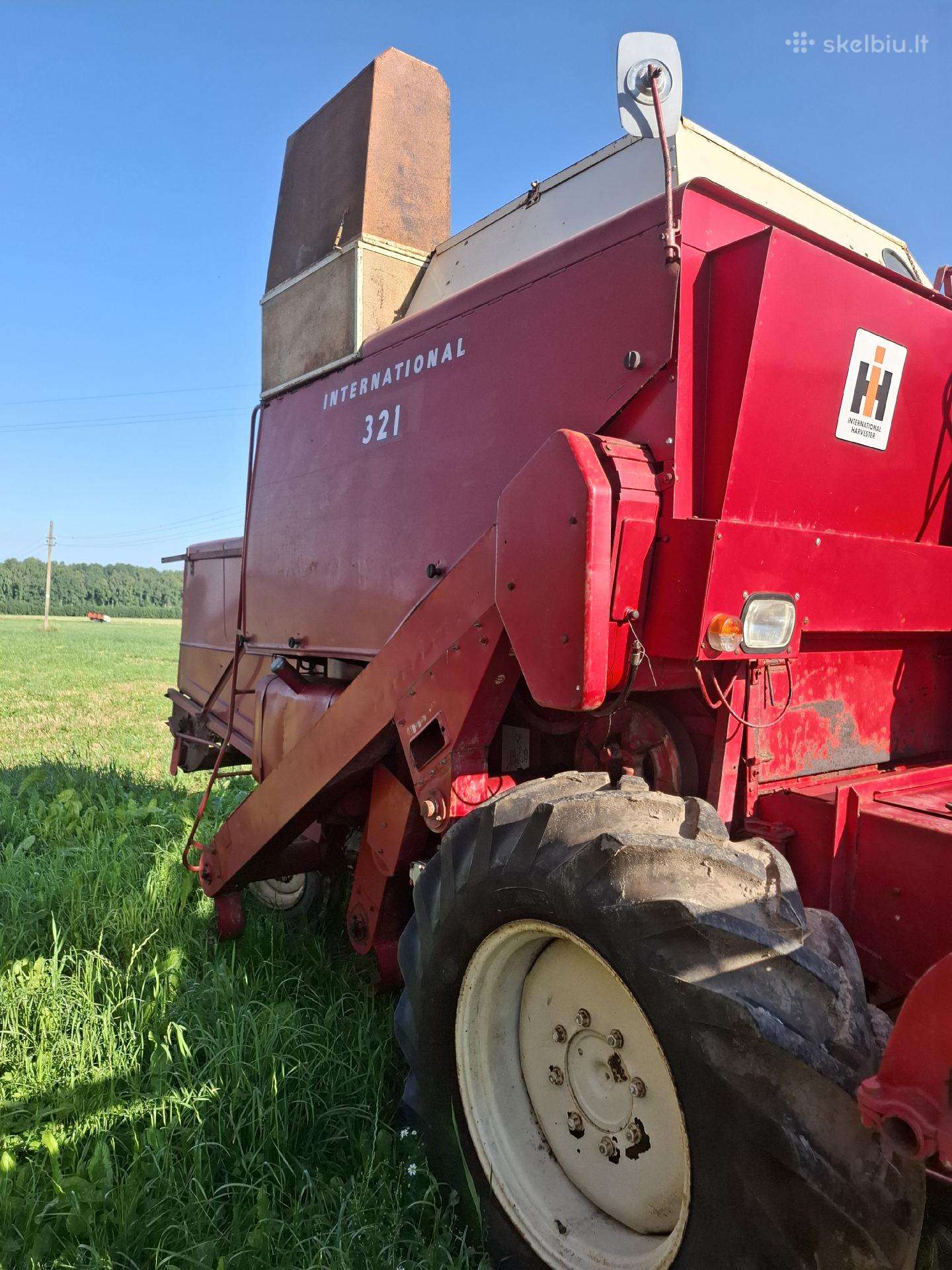 Internacional 321, combine harvesters