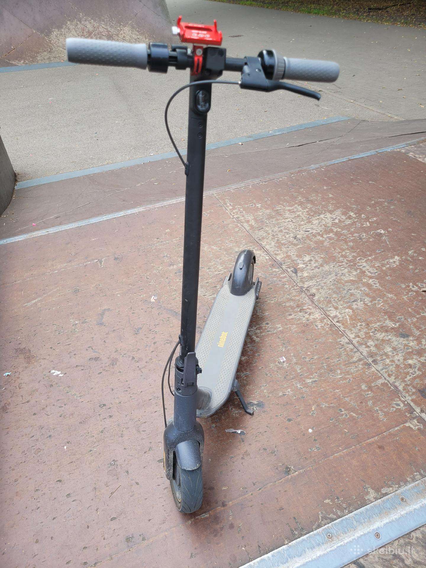 Sveiki parduodu paspirtukai g30