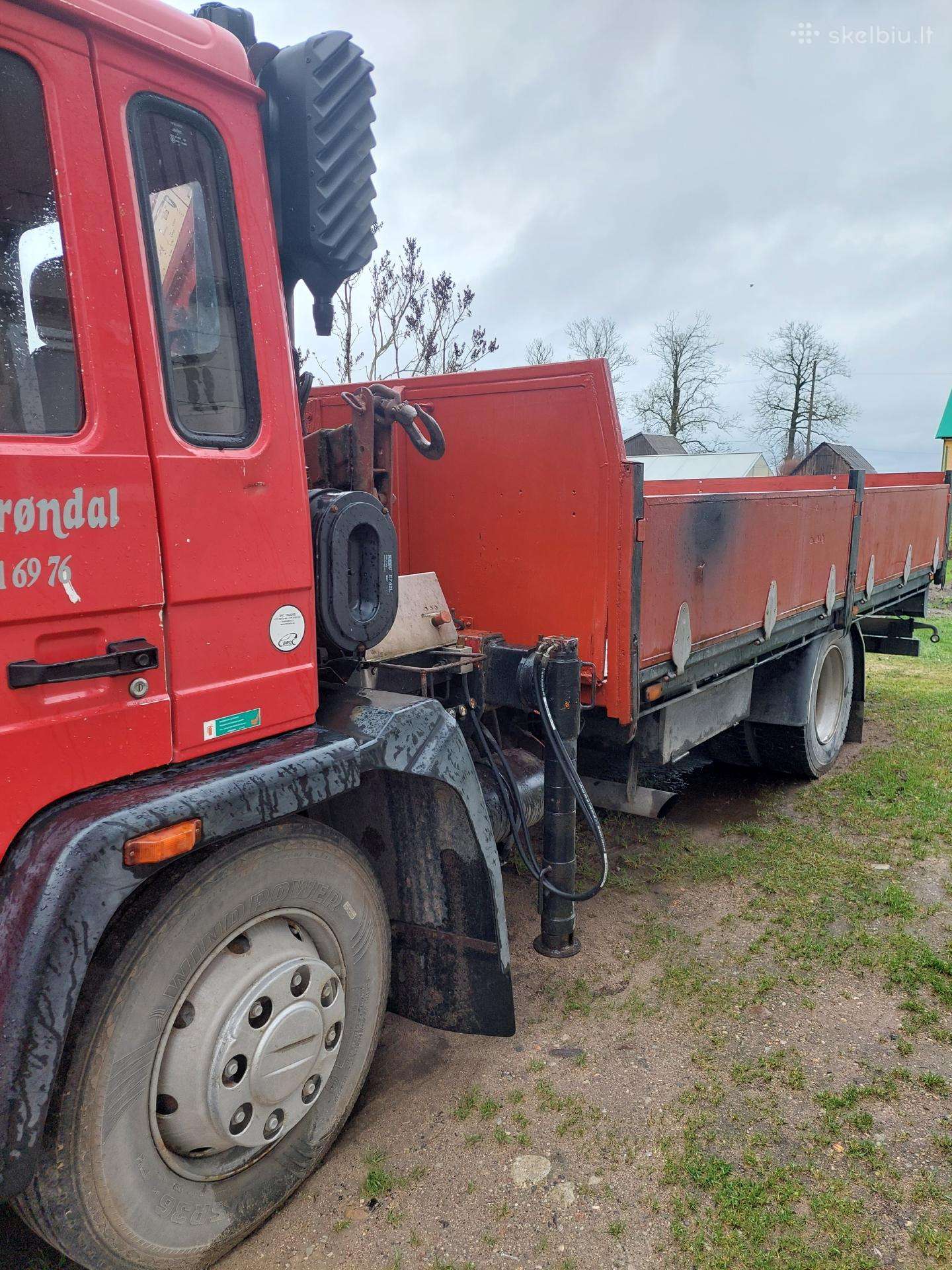 Parduodamas sunkvežimis su kranu