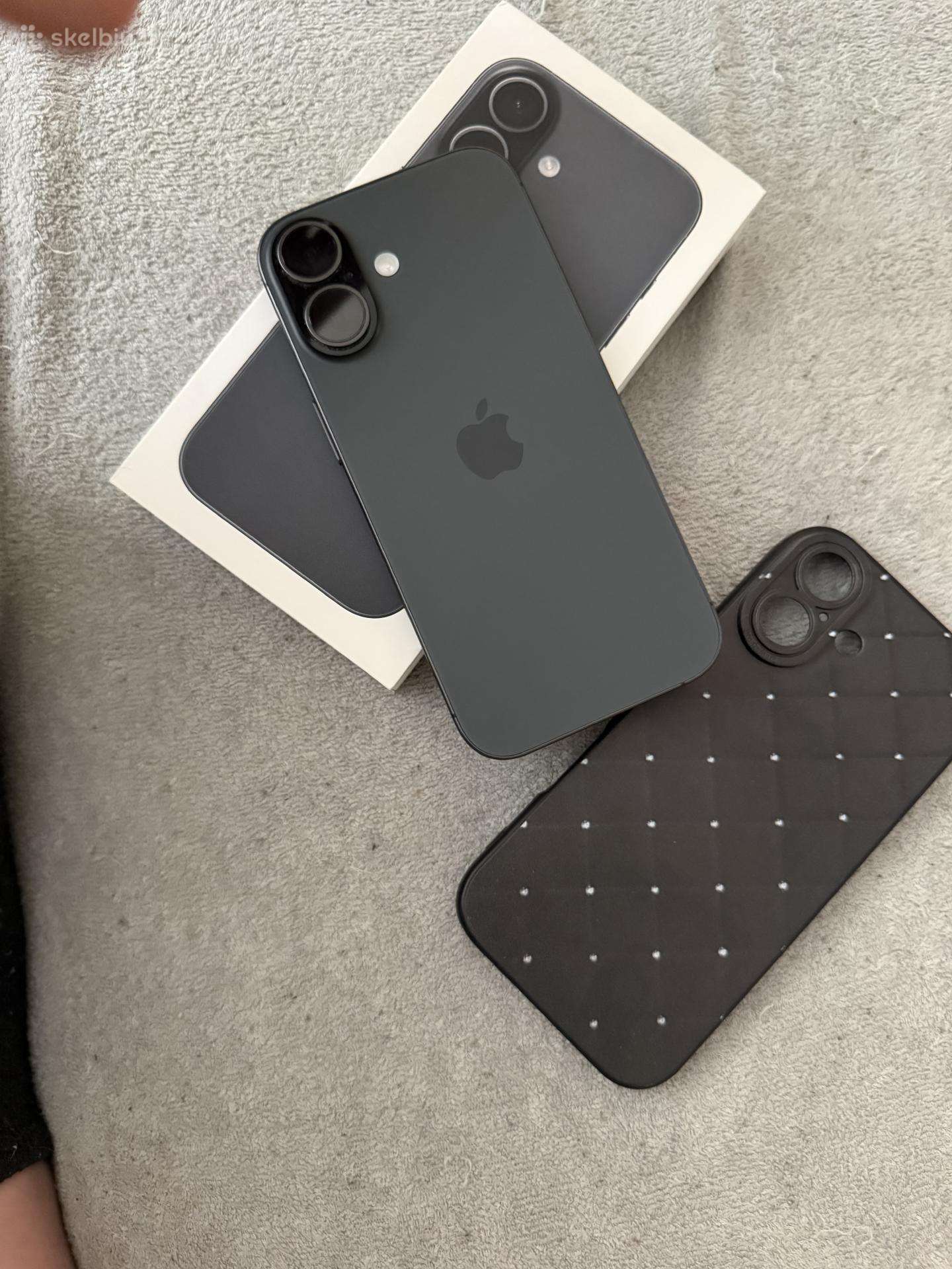 iPhone 17