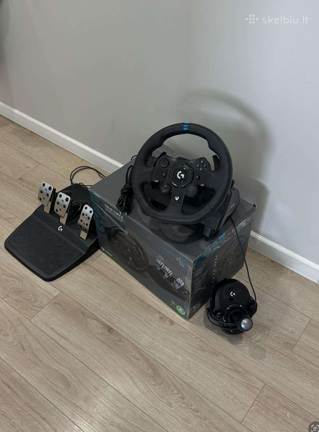 Logitech G923 žaidimu vairas + pedalai + bėgiai