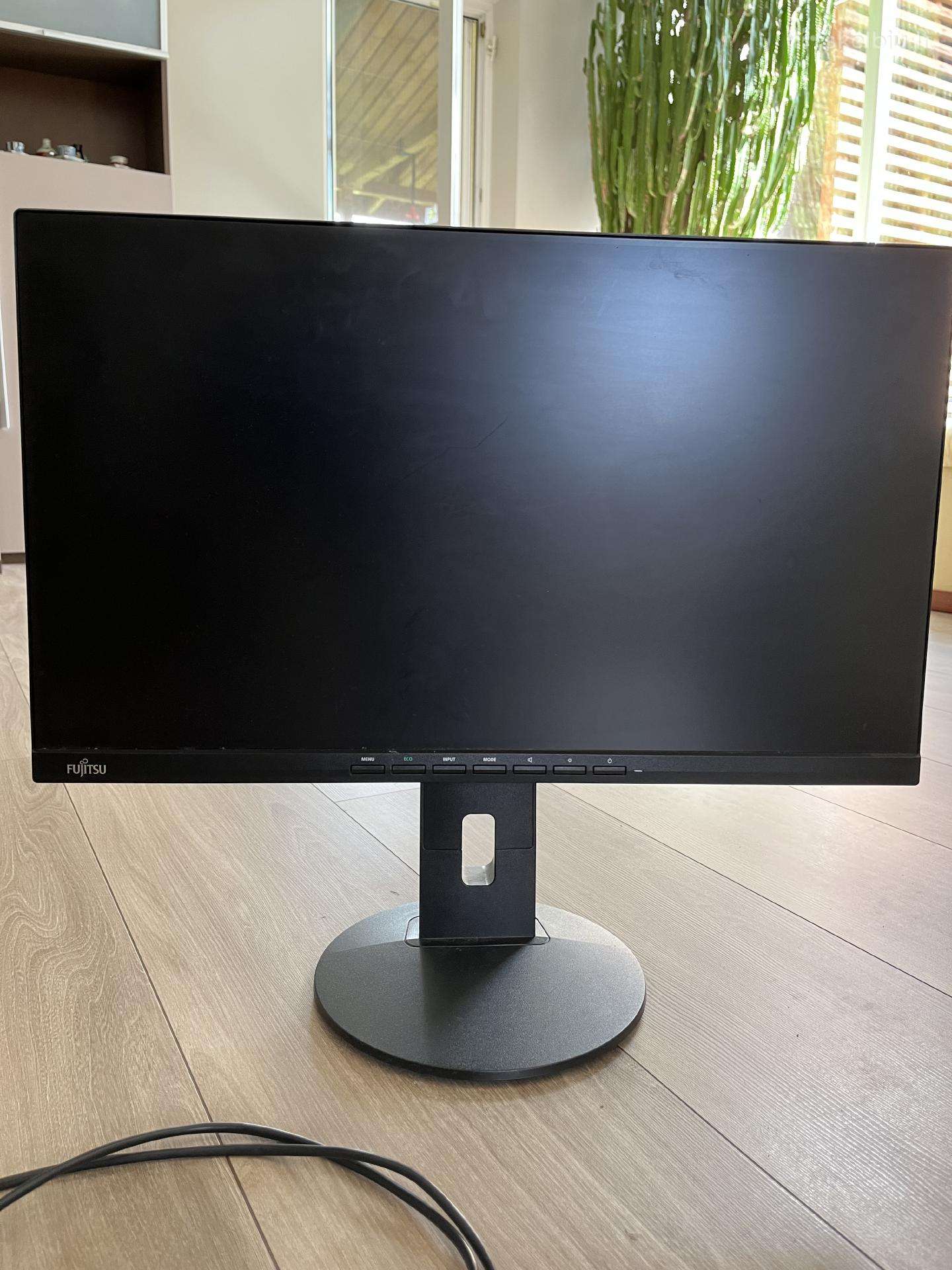 Fujitsu Monitorius