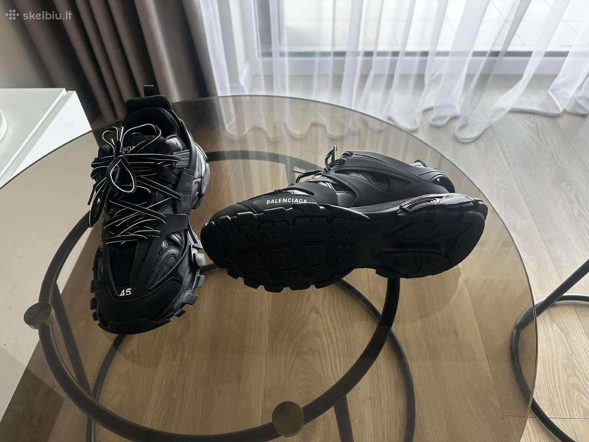 Balenciaga track Eu45