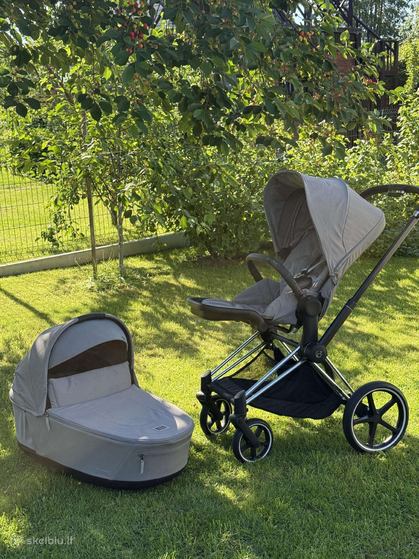 Cybex Priam V4 vežimėlio komplektas