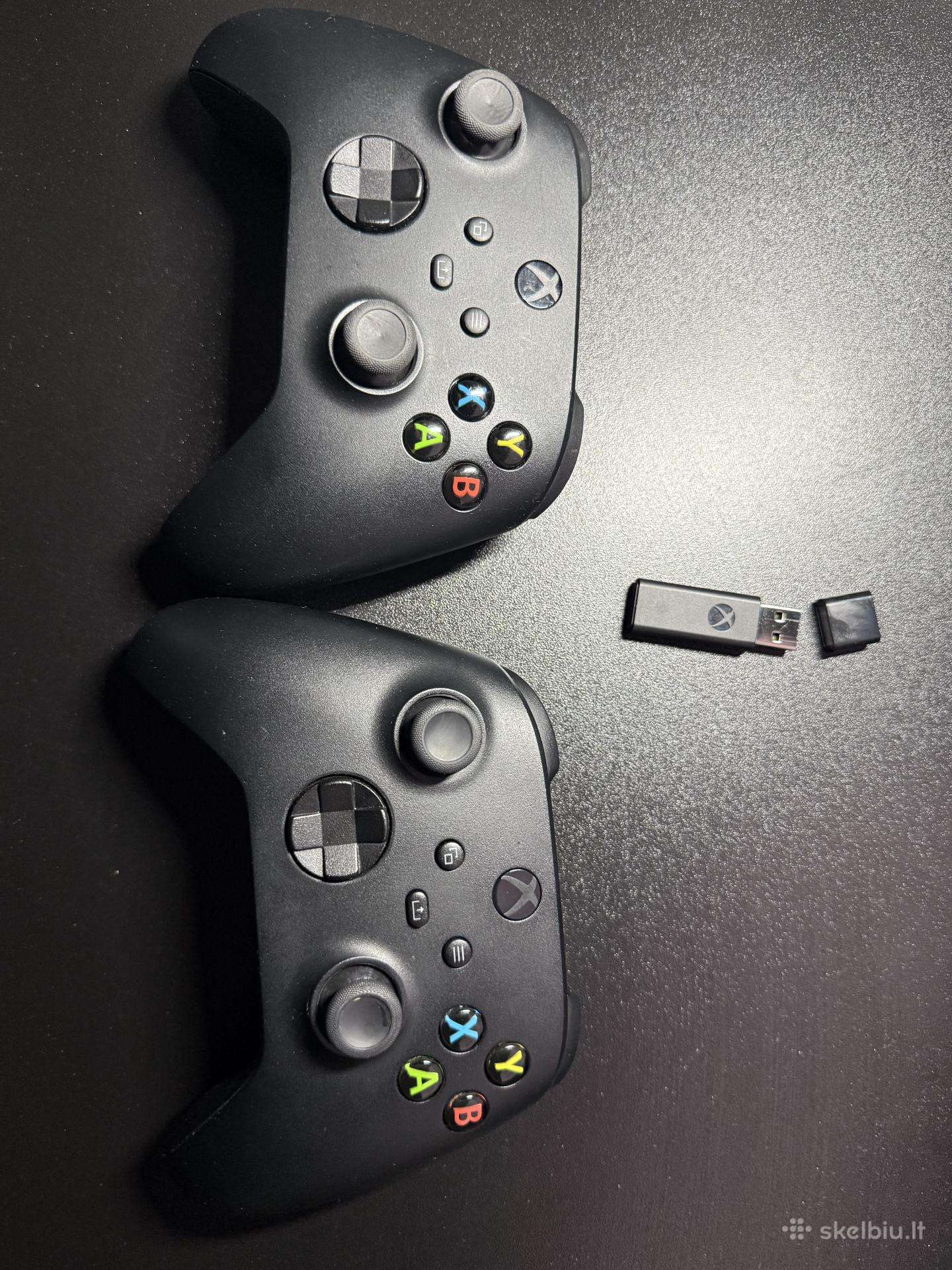 2 Xbox Pulteliai Carbon Black + Belaidis Adapteris