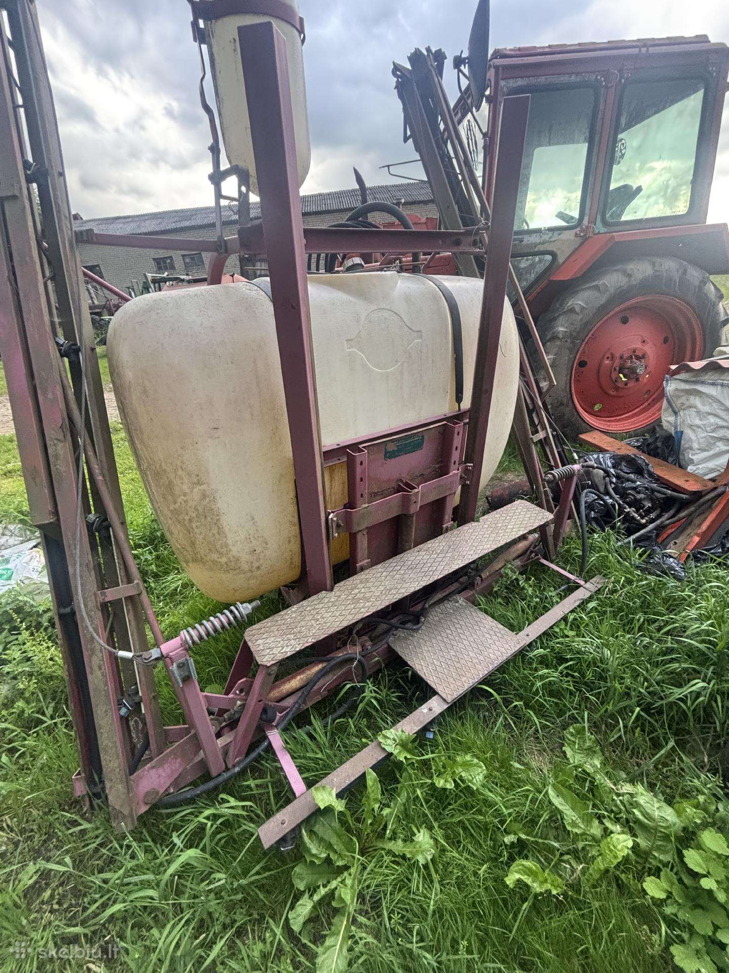 MTZ 570, traktori