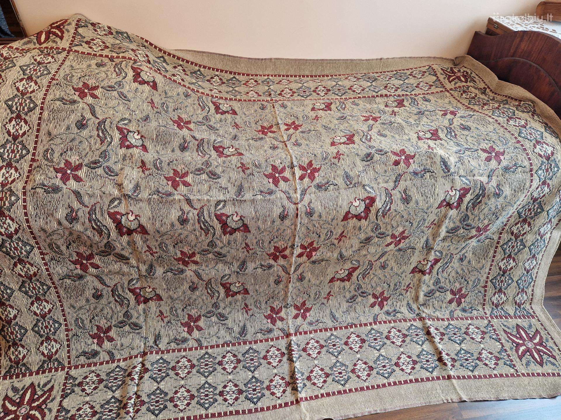 Lovatiesė, lovos užtiesalas, kapa 200x185