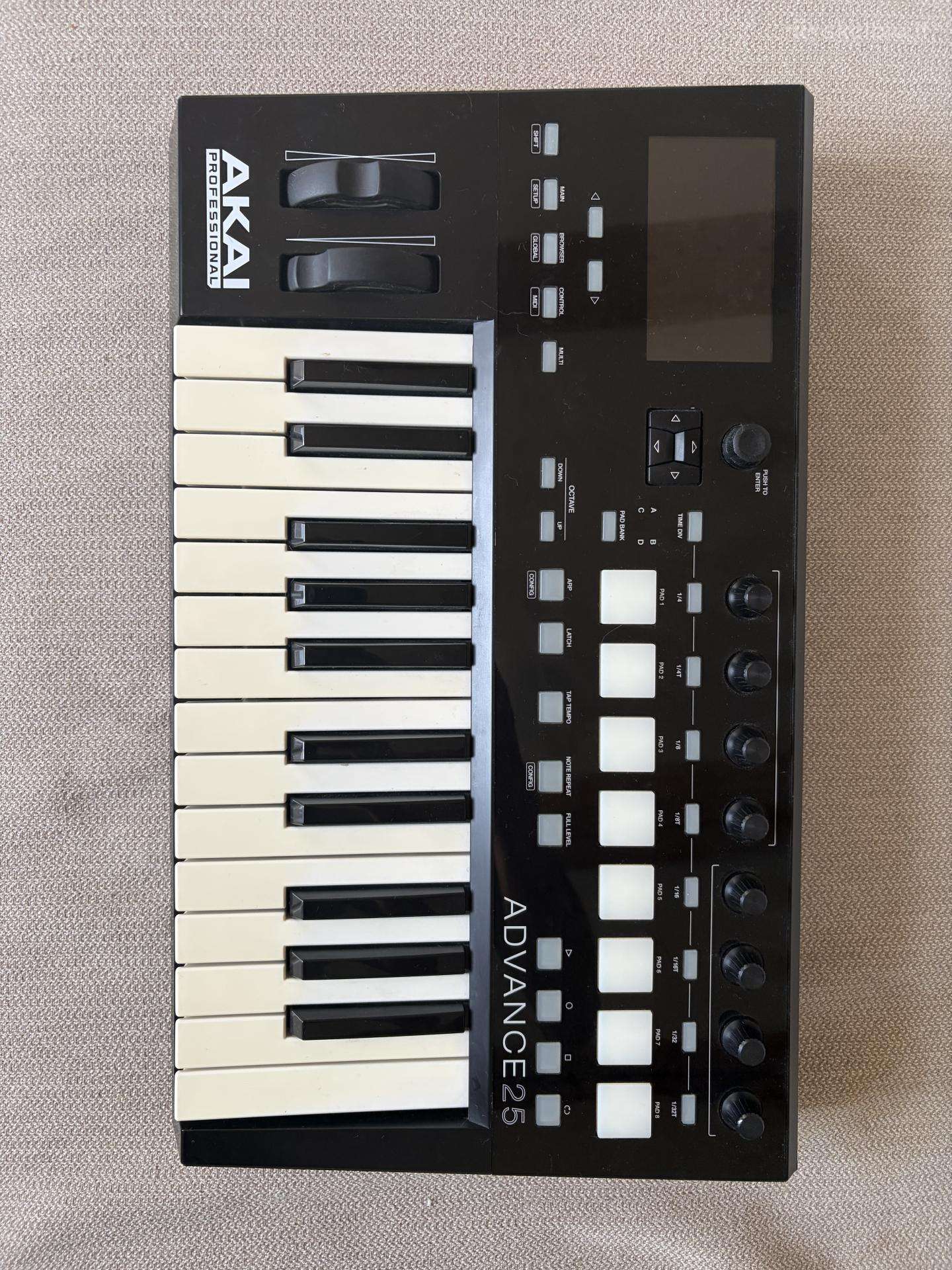 Akai advanced 25