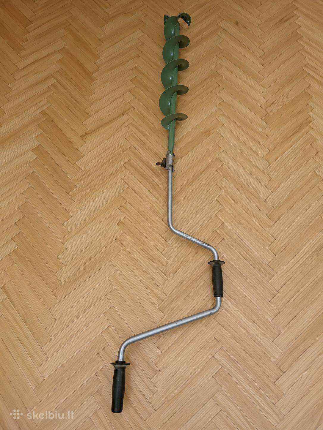 Rankinis ledo grąžtas.