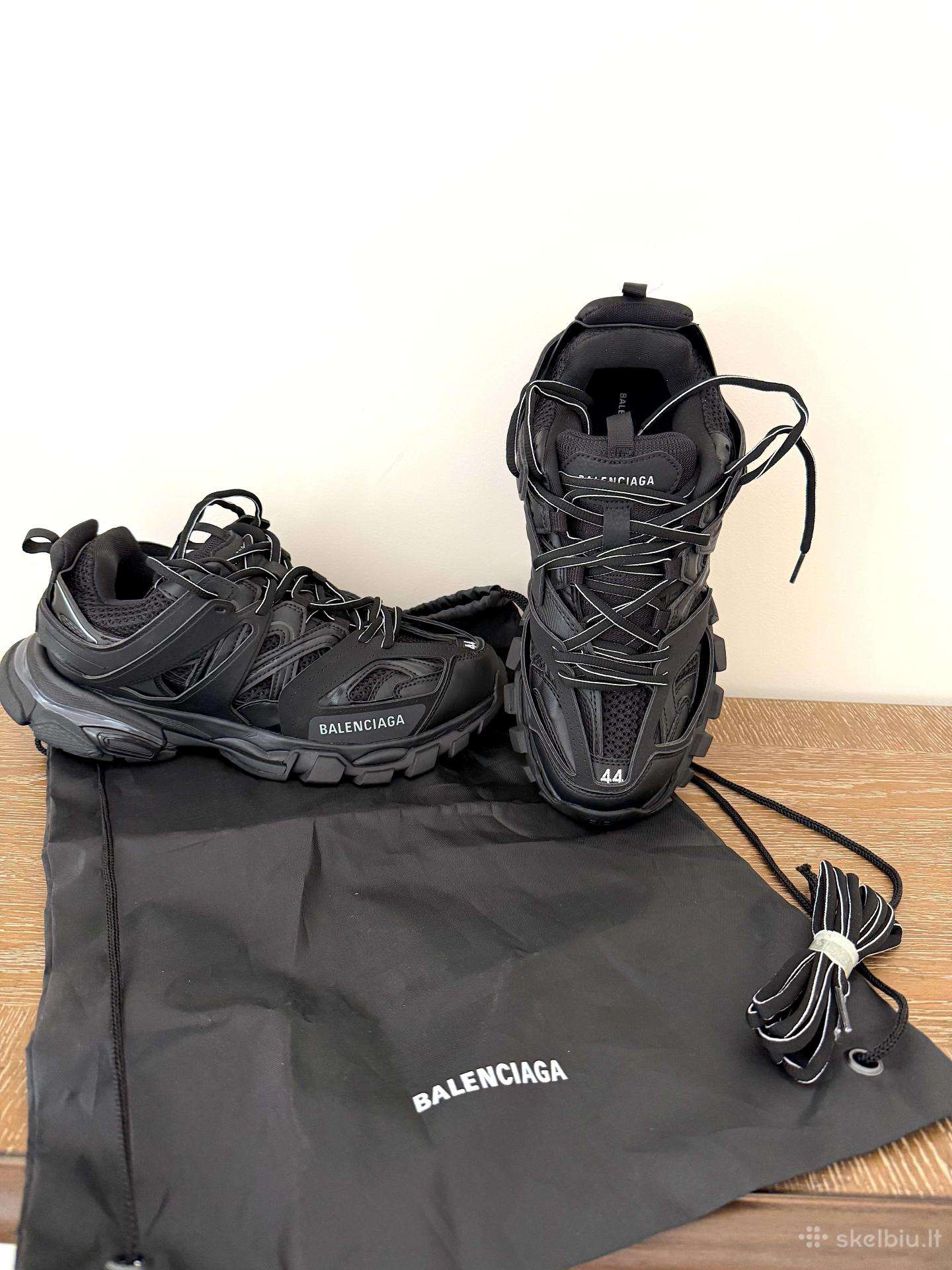 Balenciaga kedai