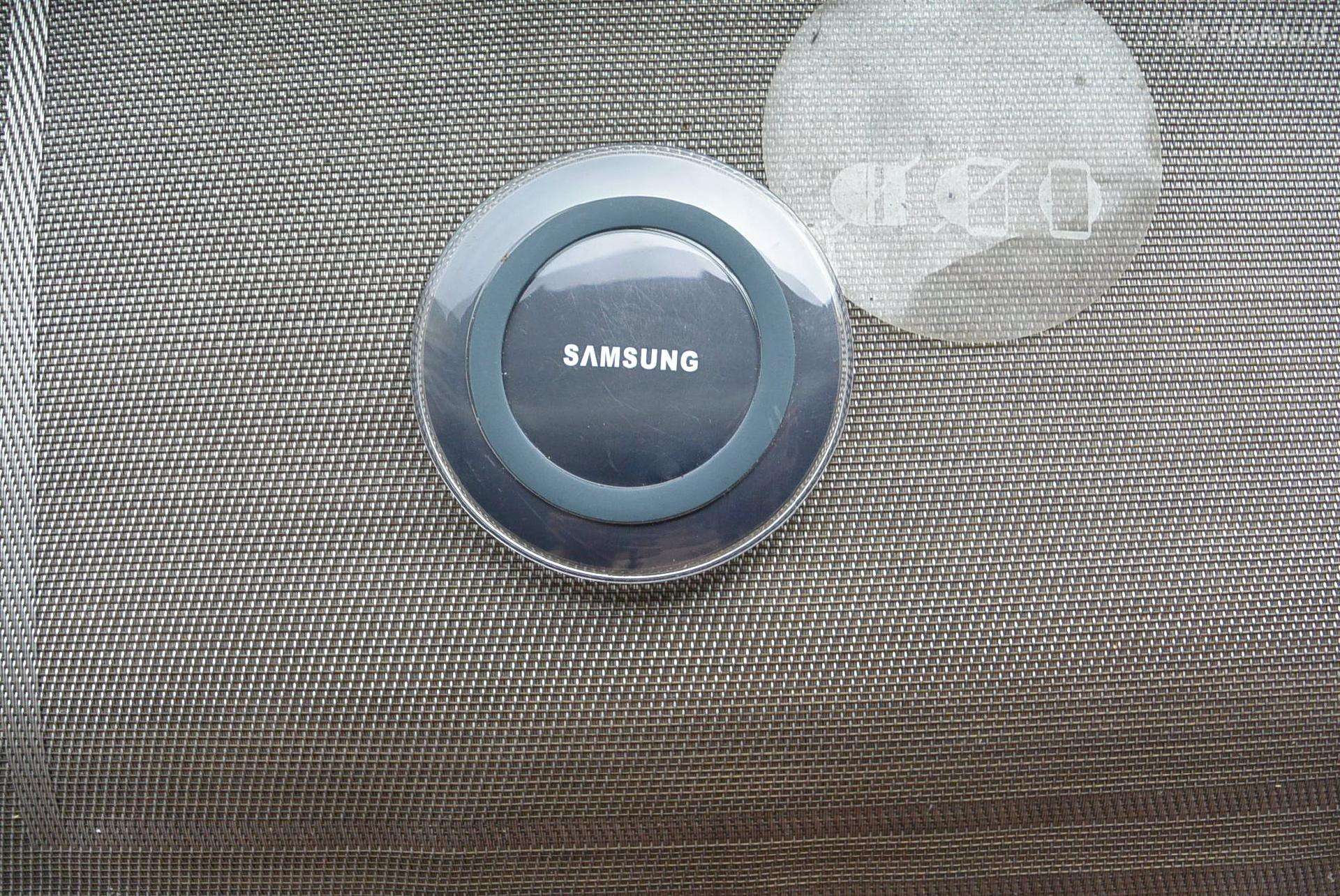 Bevielis telefono pakrovėjas Samsung