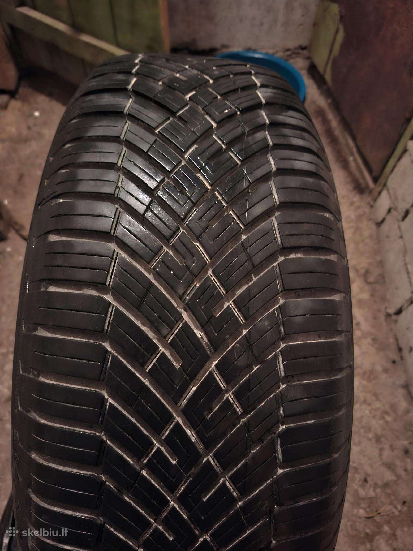 Continental, всесезонные 235/65 R17