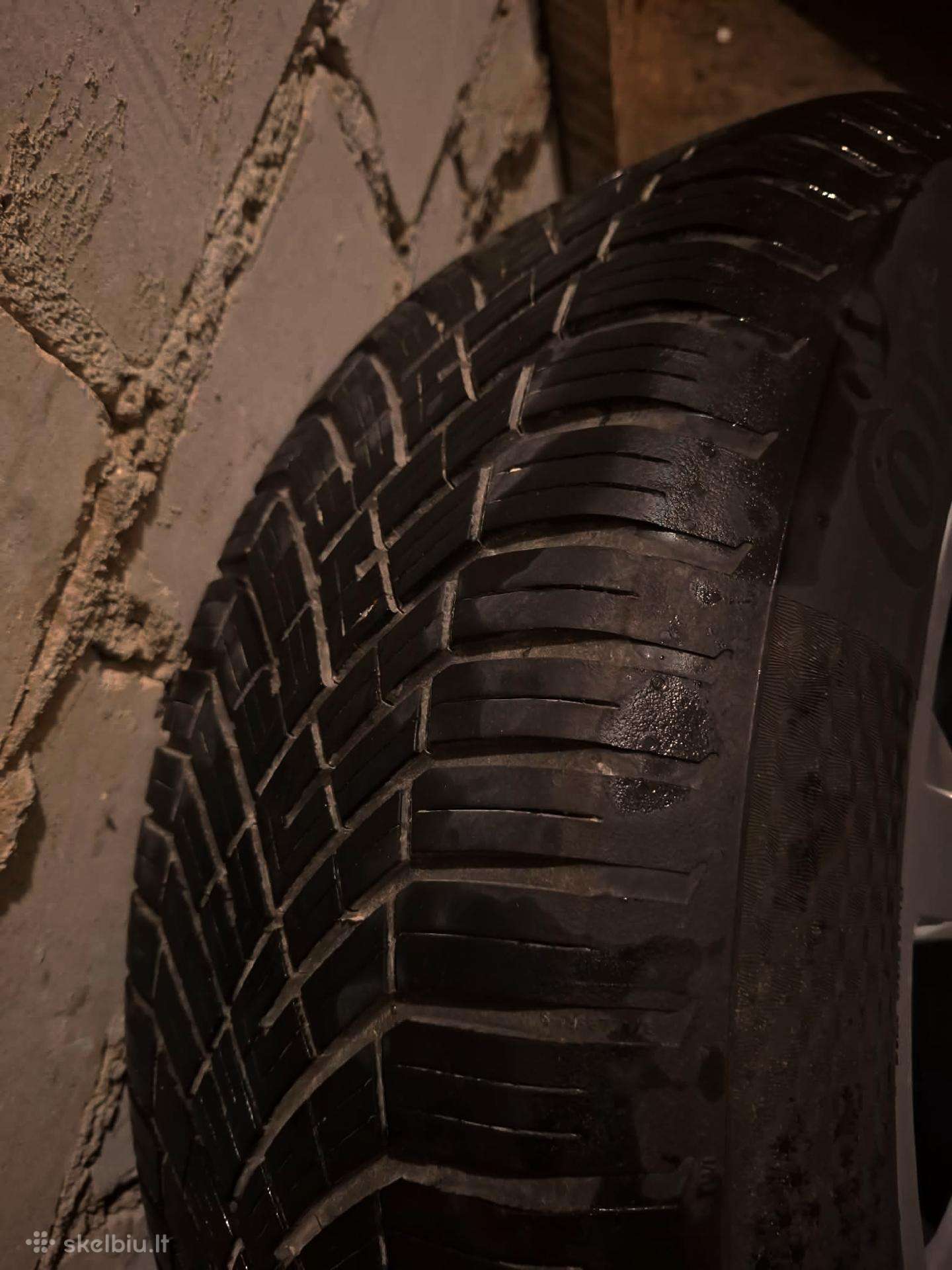 Continental, всесезонные 235/65 R17