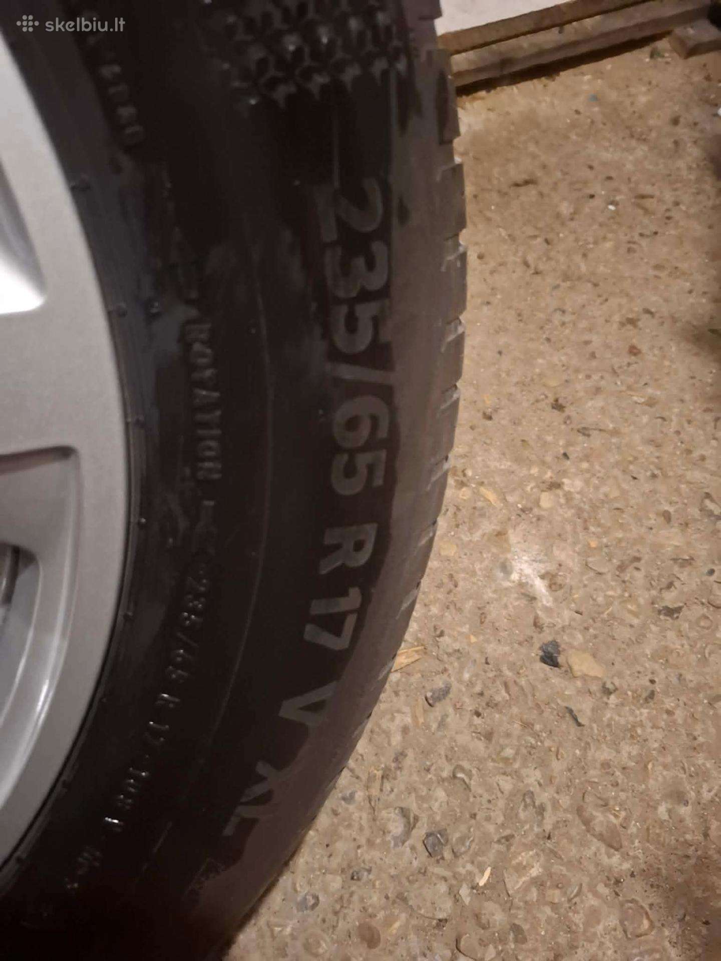 Continental, всесезонные 235/65 R17