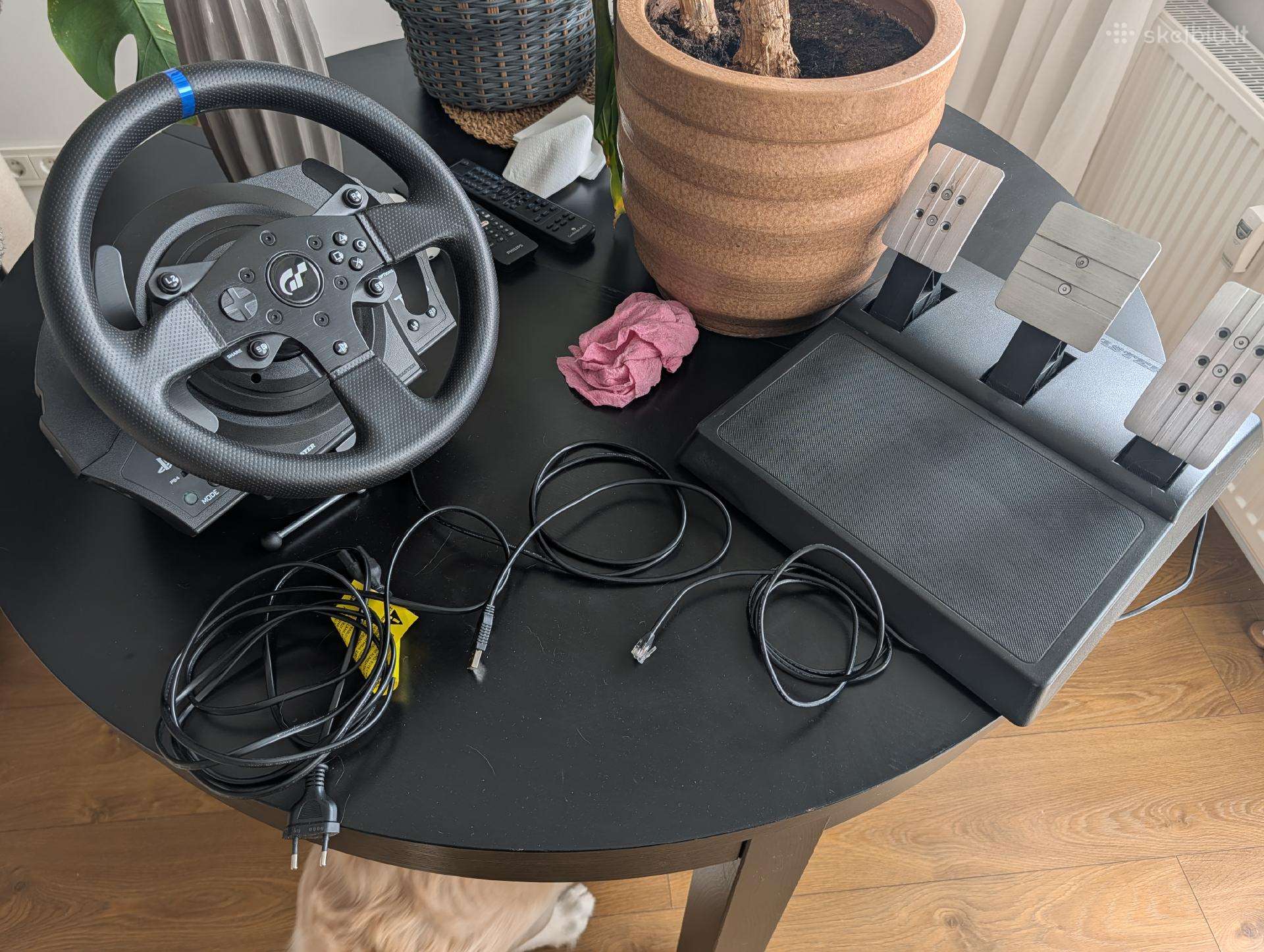 Thrustmaster T300 vairas+pedalai