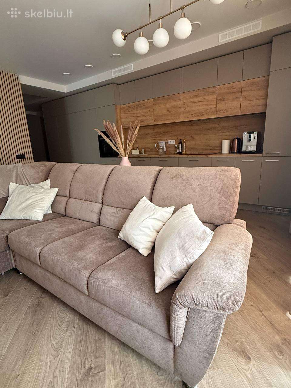 Kampinė sofa-lova
