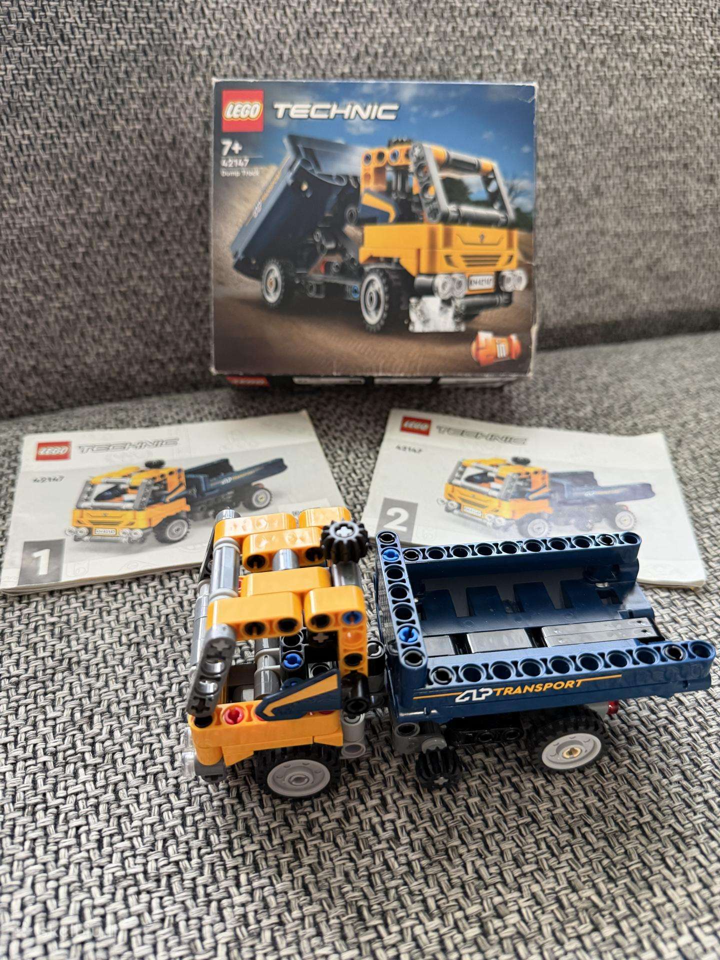 Lego Technic savivartis sunkvežimis 42147