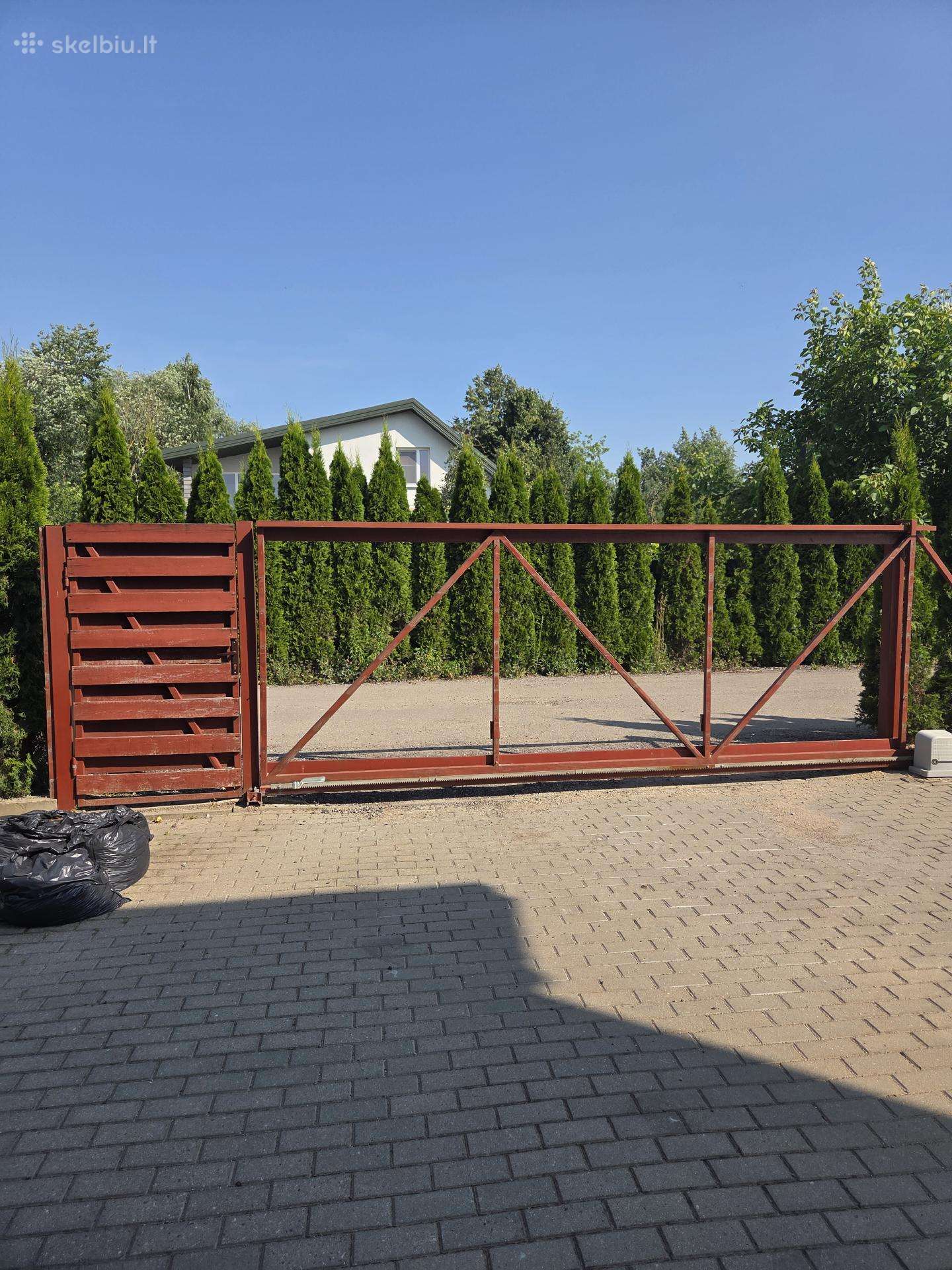 Metaliniai vartų ir vartelių rėmai