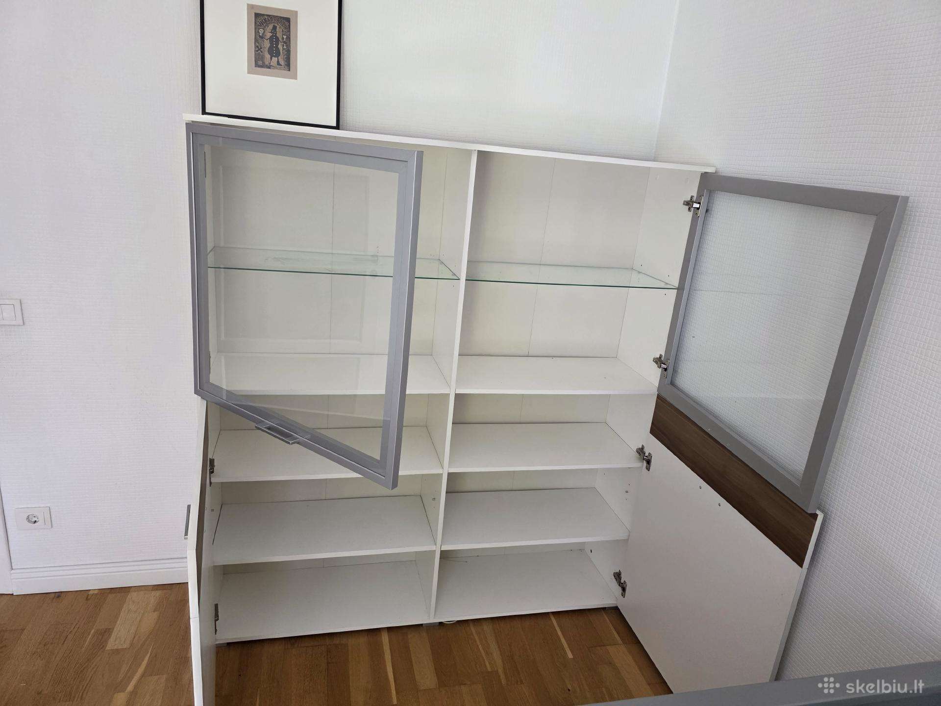 Dovanojame tvarkingą spintą