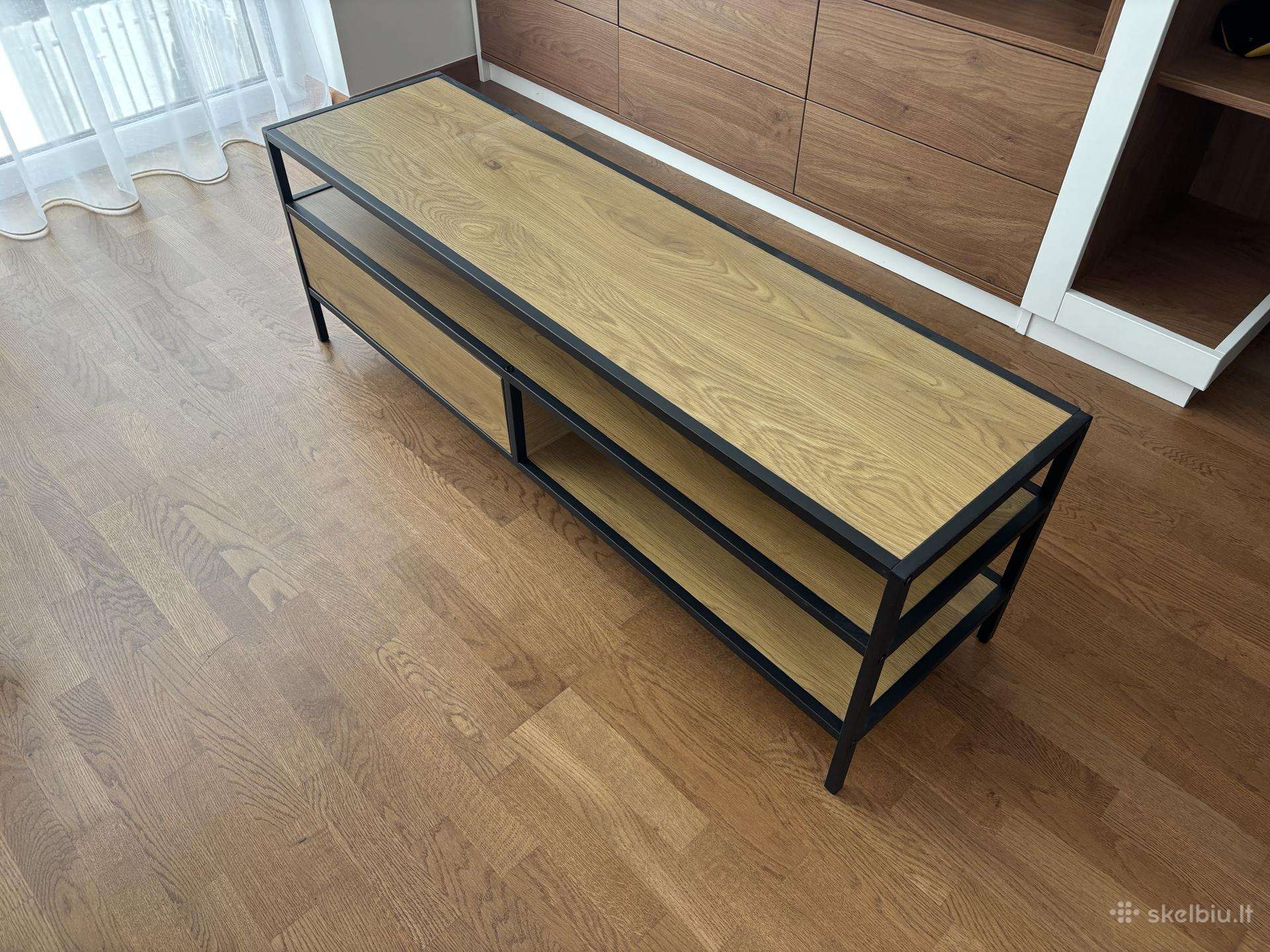 Televizoriaus staliukas