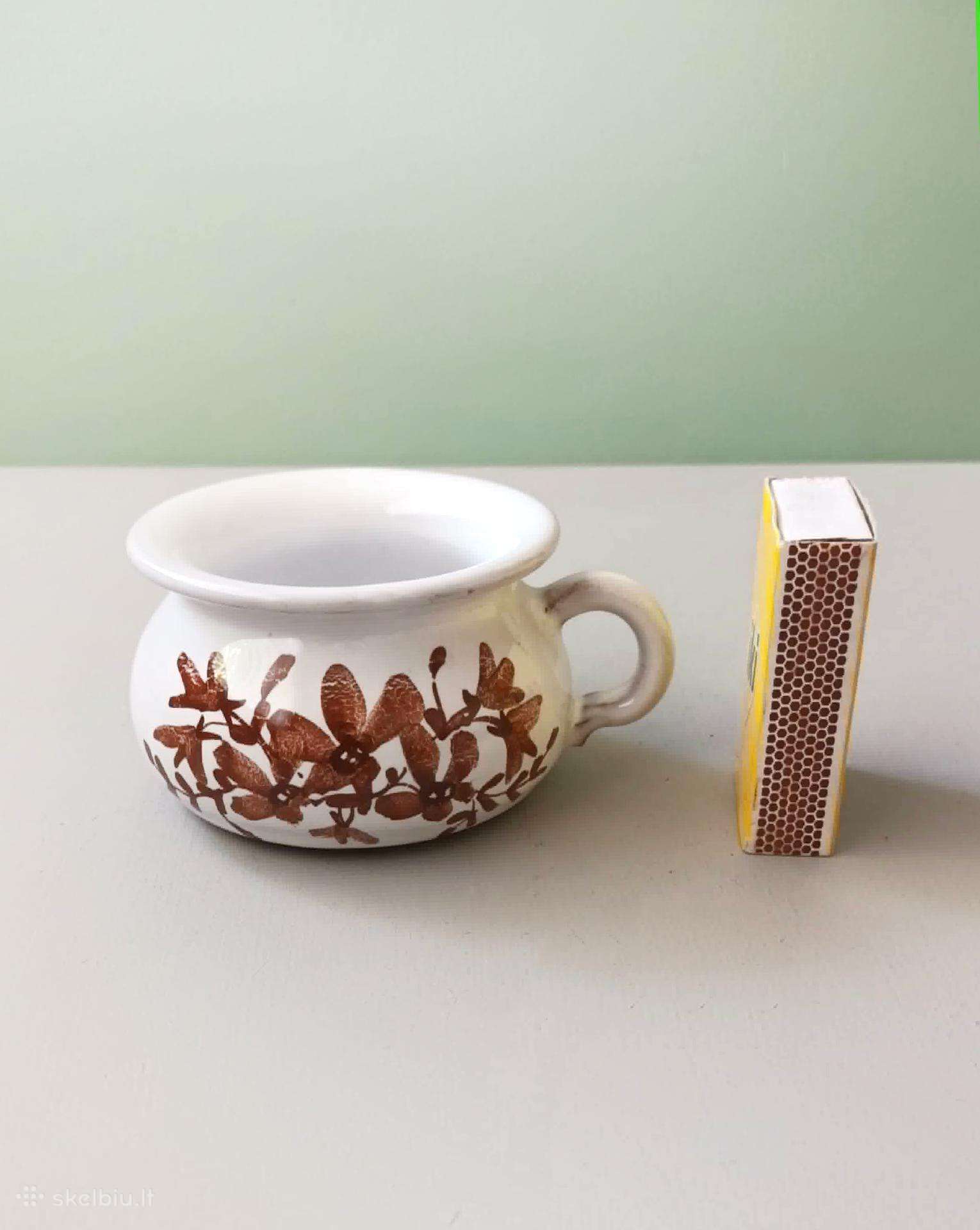 Miniatiūrinė keraminė puodynėlė su rankenėle, 5cm