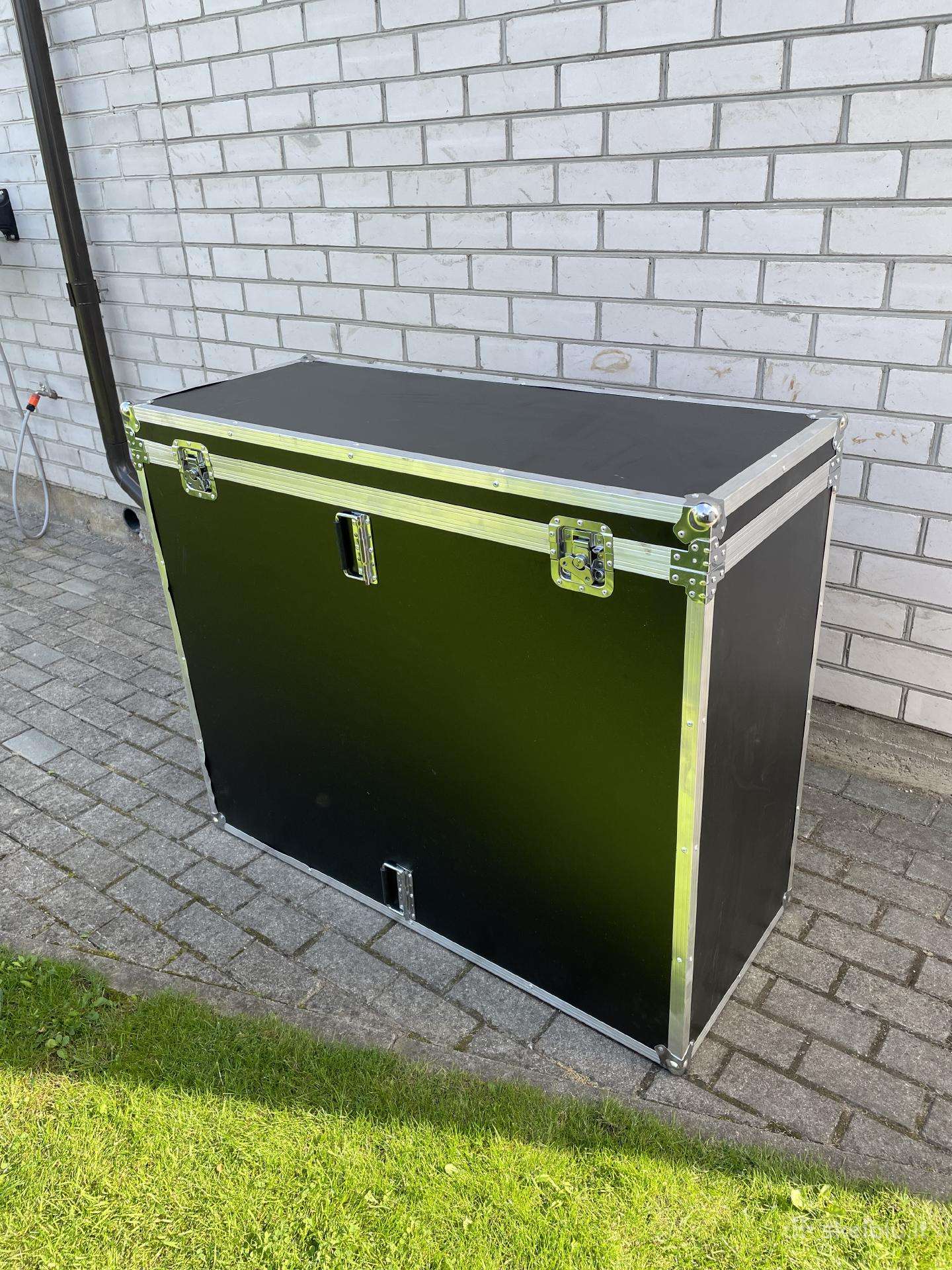 Flightcase transportavimo dėžė įrangai garsovaizdo