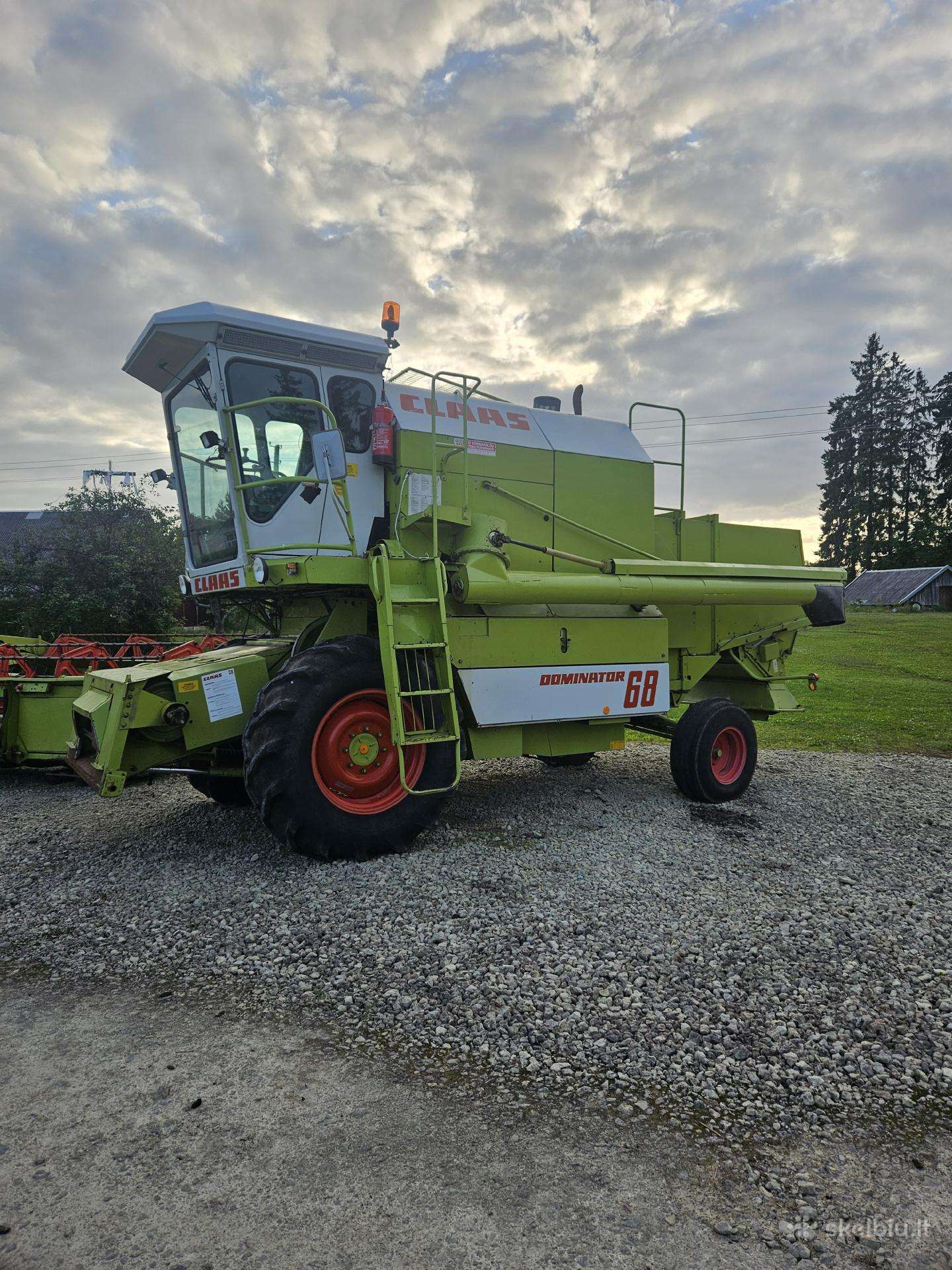 Claas Dominator 68