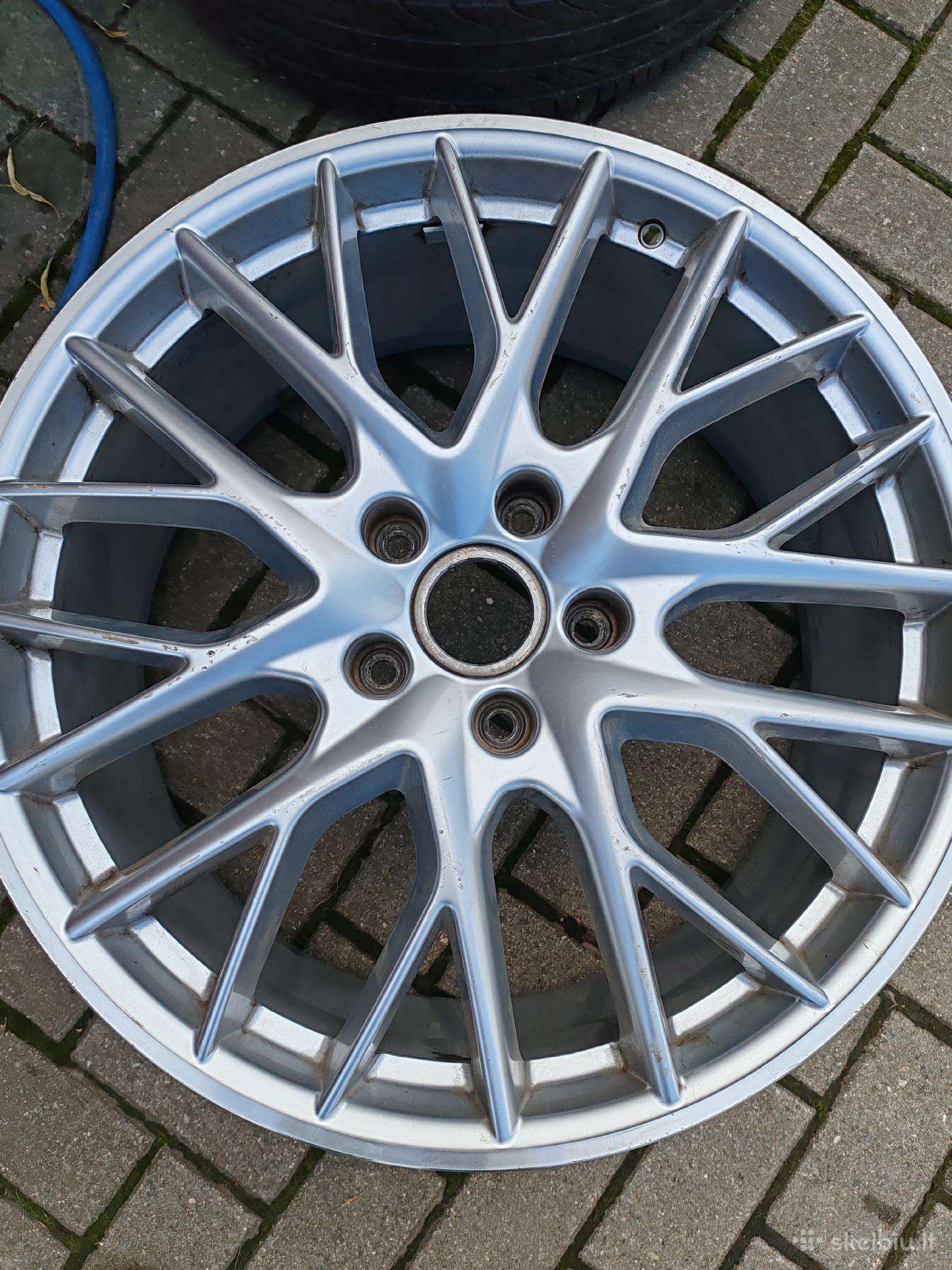 Porsche dalys