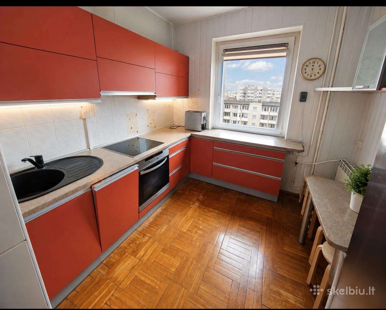 Parduodamas Virtuvės Komplektas Su Miele Technika