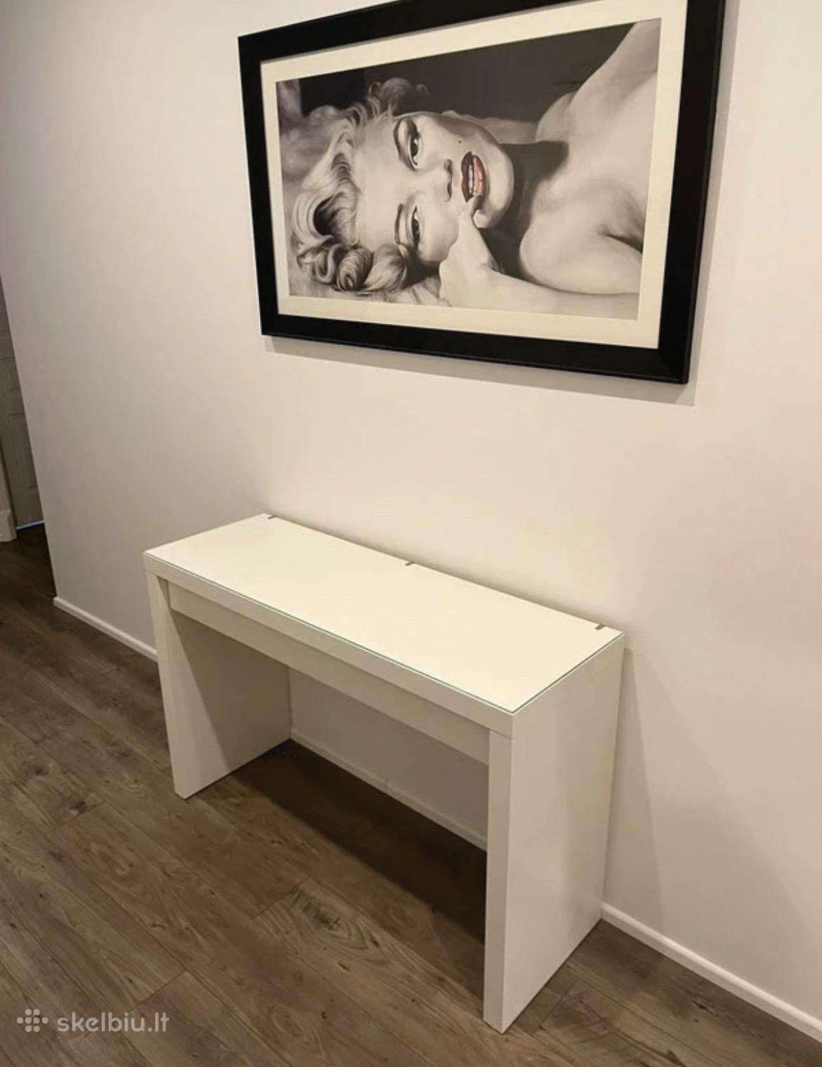 Ikea stalas
