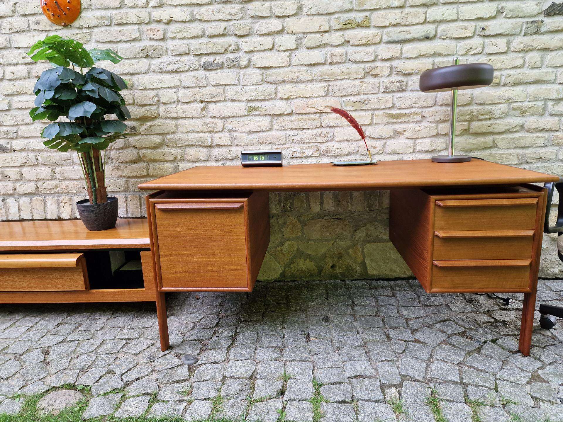 Vintažinis mid century tikmedžio rašomojo stalas