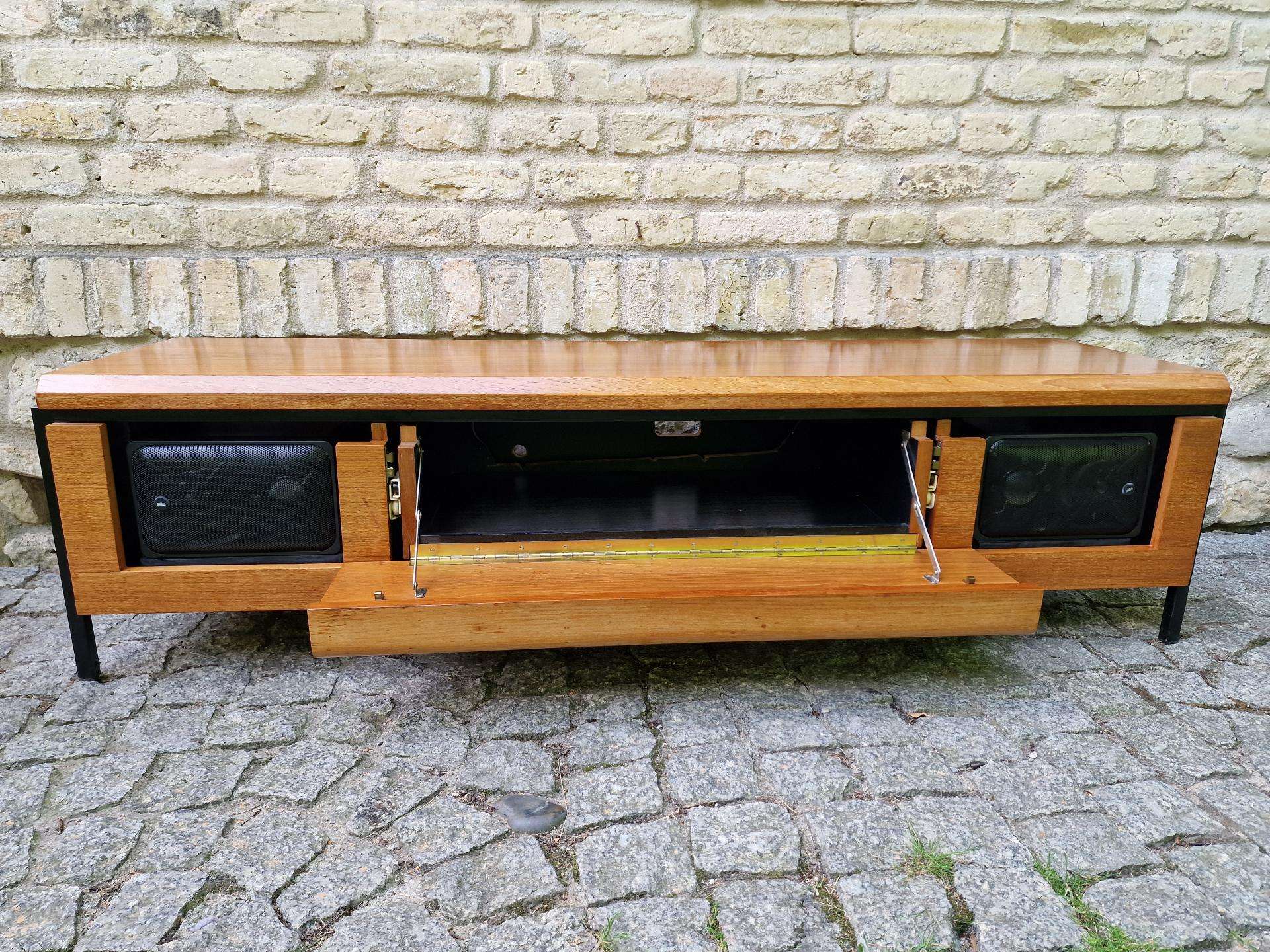 Vintažinė mid century Bauhaus st.audio konsolė