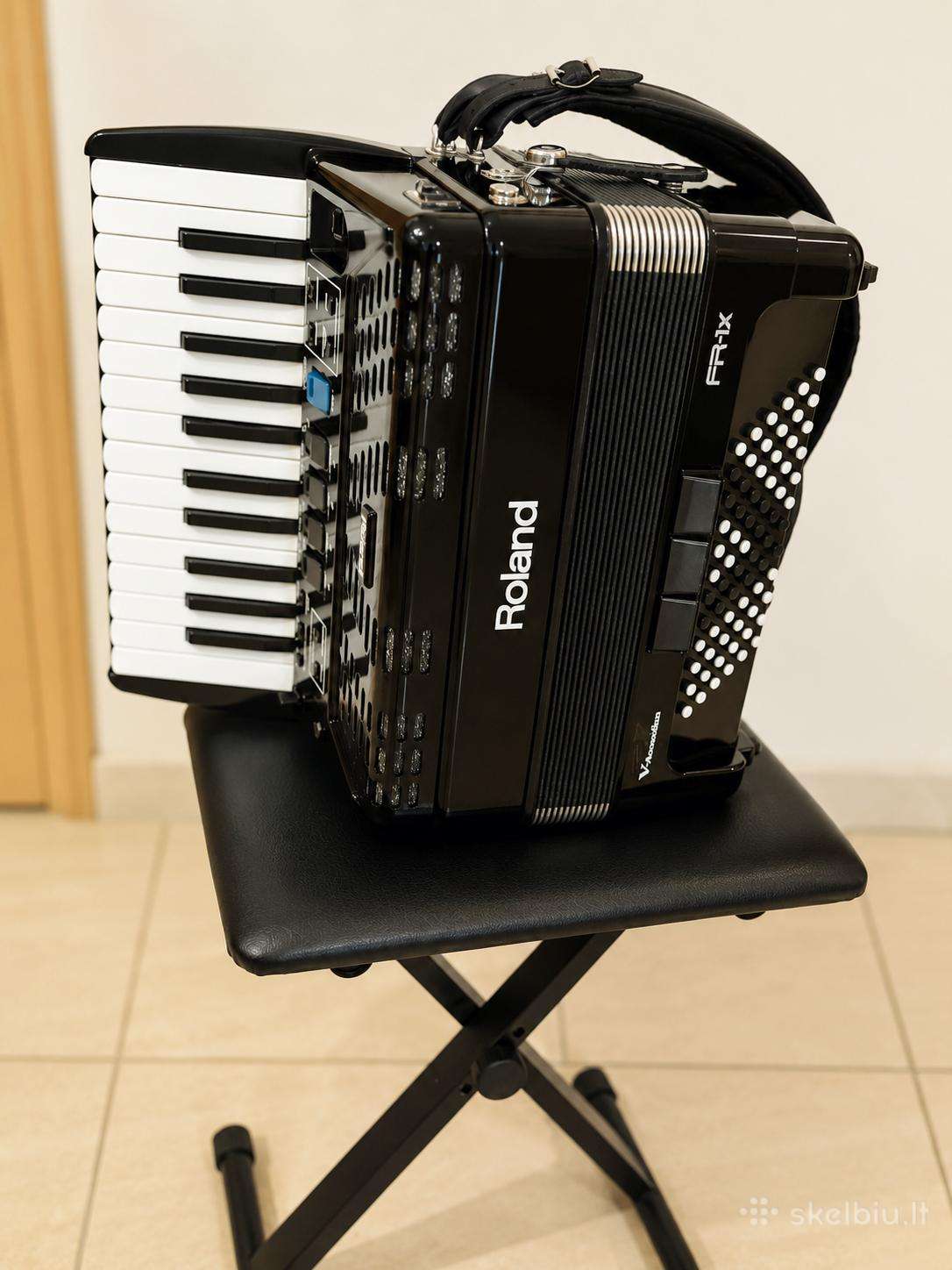 Akordeonas Roland Fr-1x Bk