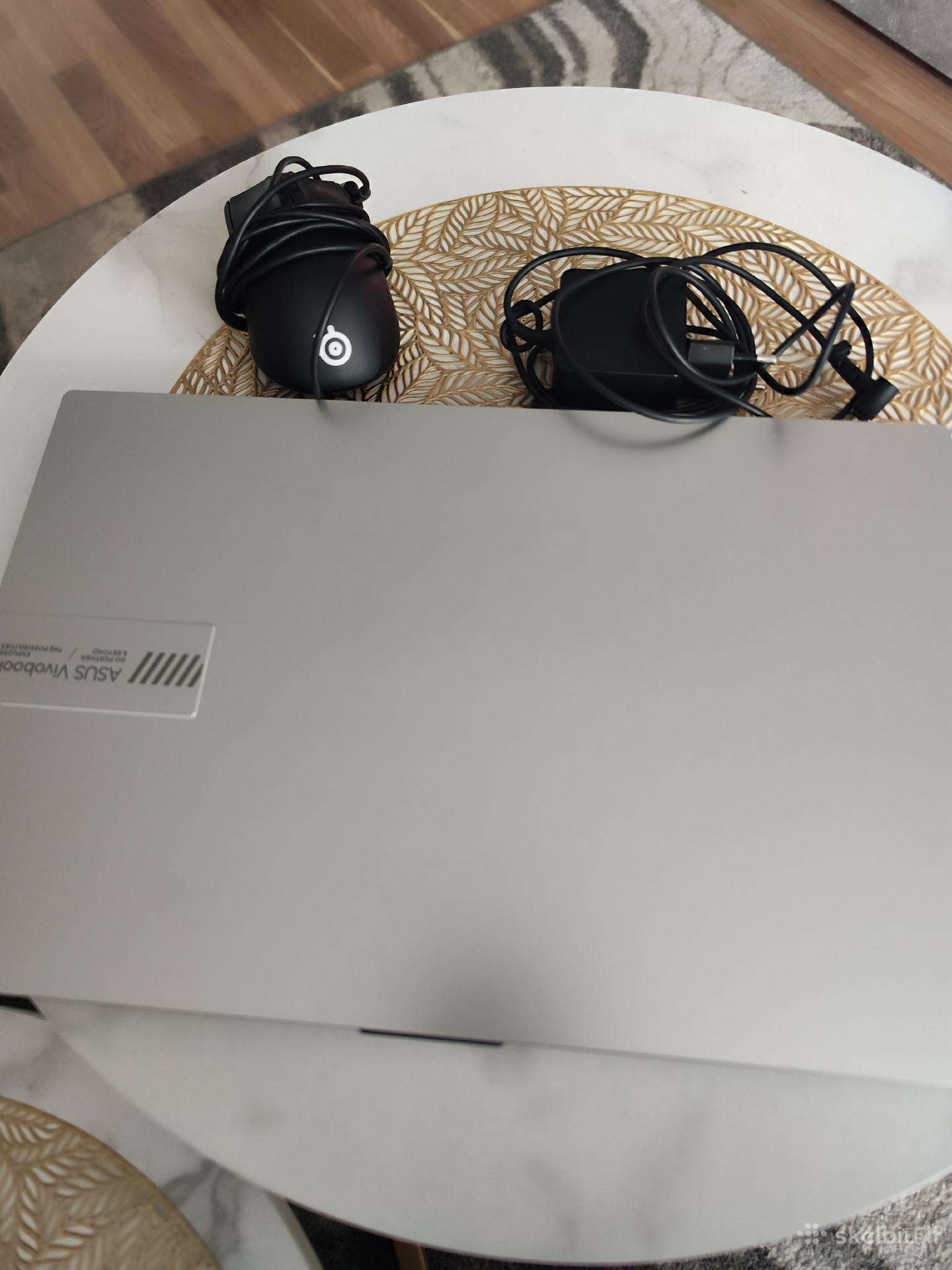Parduodamas Asus Vivobook Go 15 (Ryzen 5/8 GB