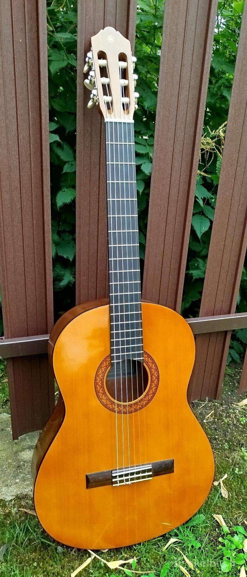 Yamahaklasikine gitara