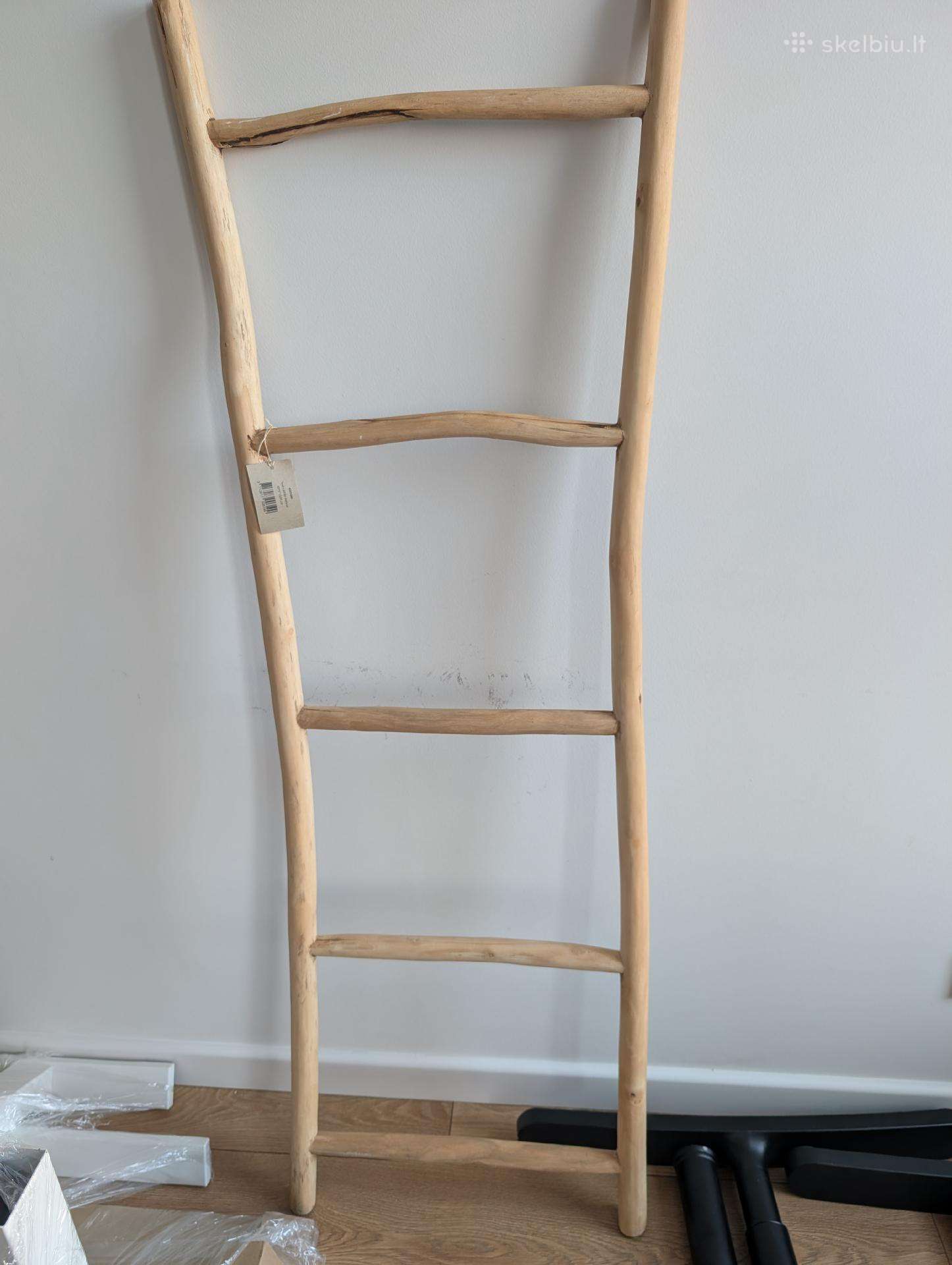 Dekoratyvinės medžio, tikmedžio kopetėlės kopėčios