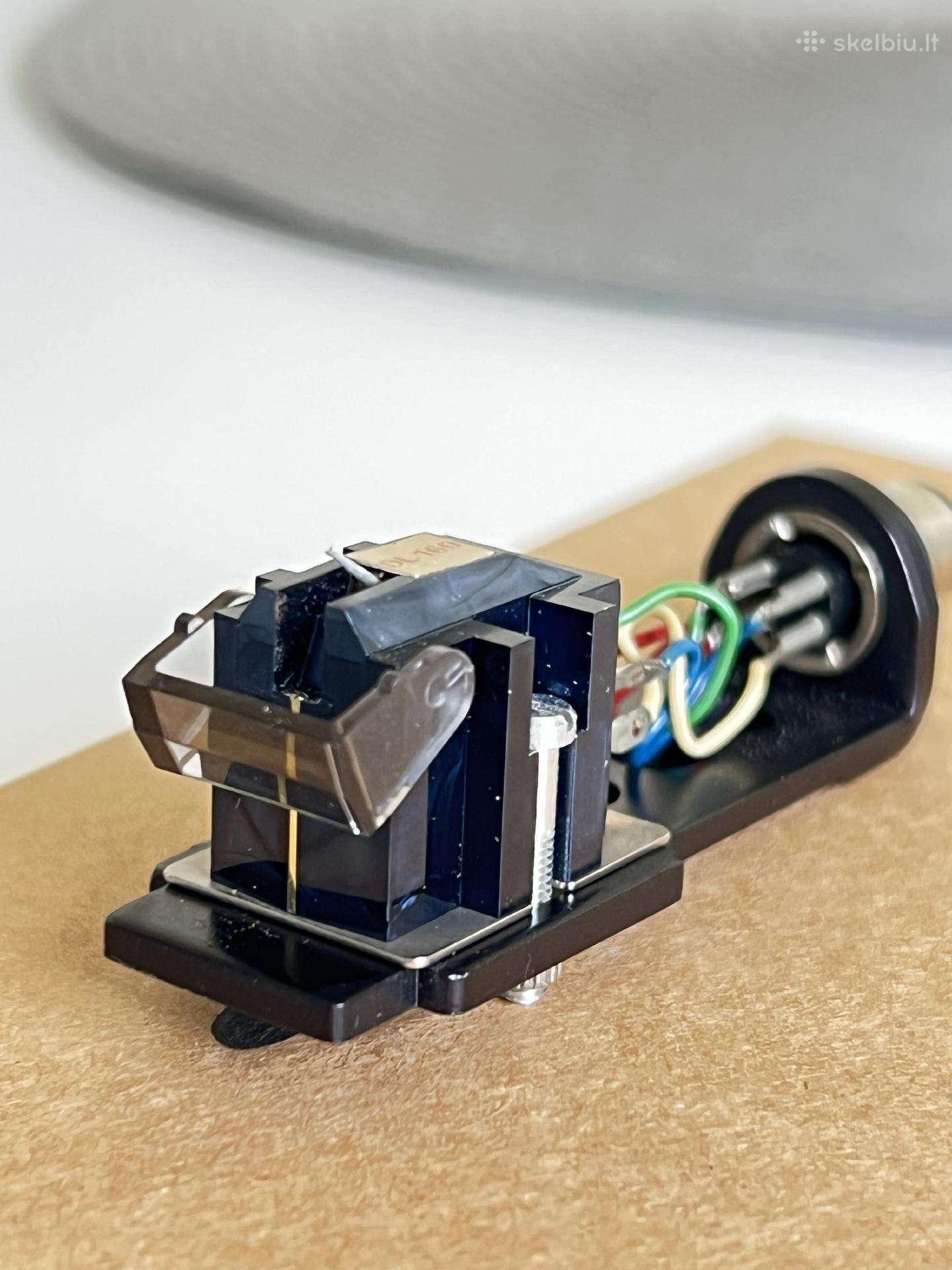 Denon Dl-160 Mc galvutė su laikikliu (headshell)