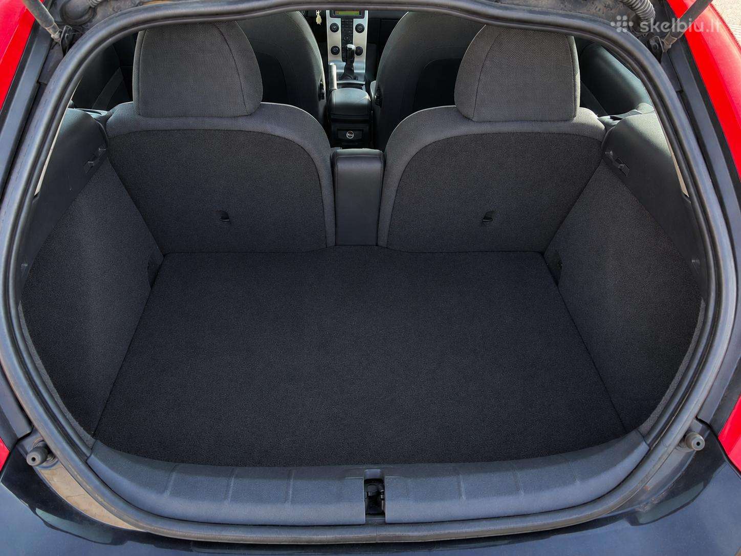 Volvo C30, 2.0 l., hatchback