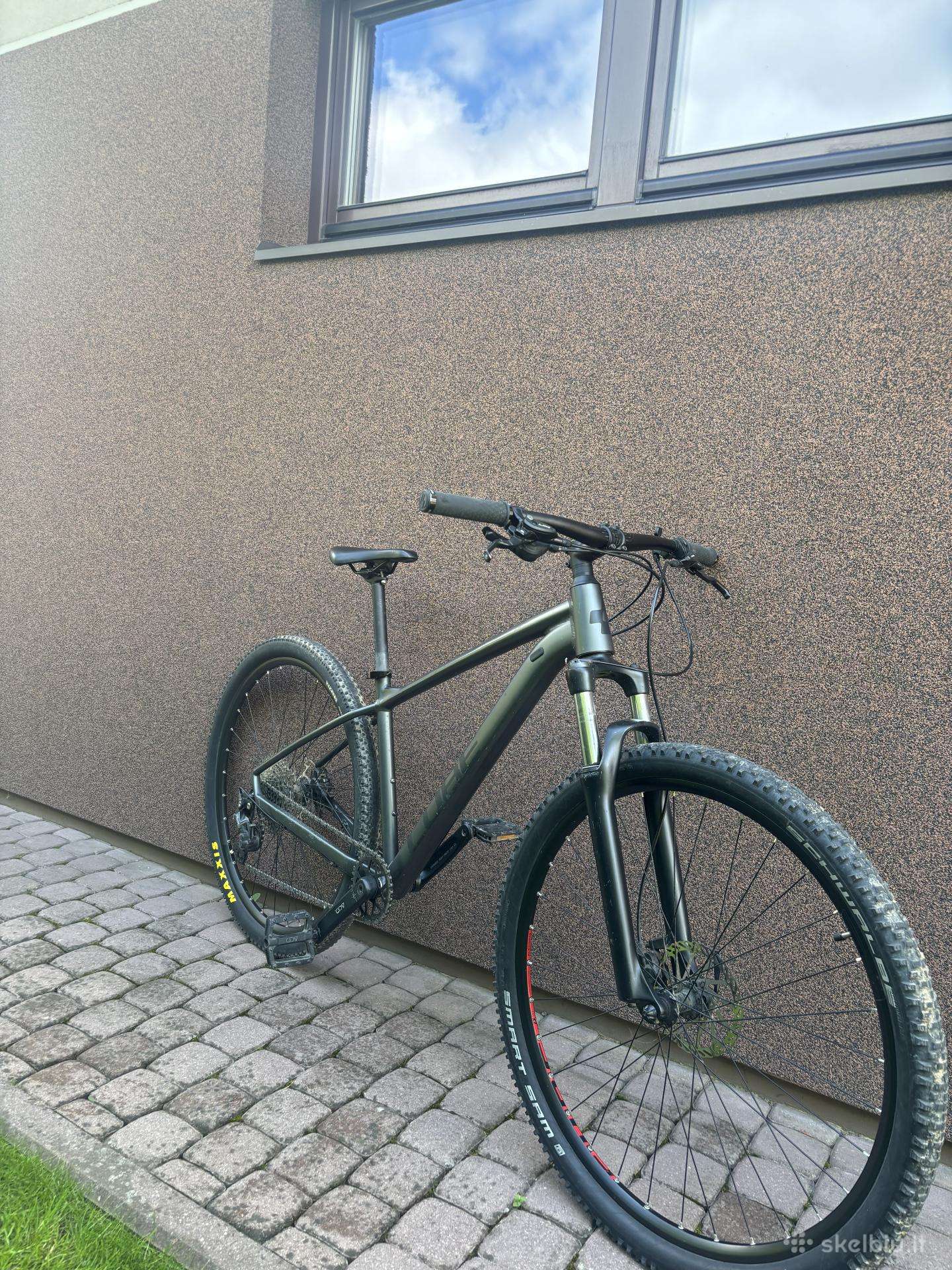 Cube kalnų dviratis