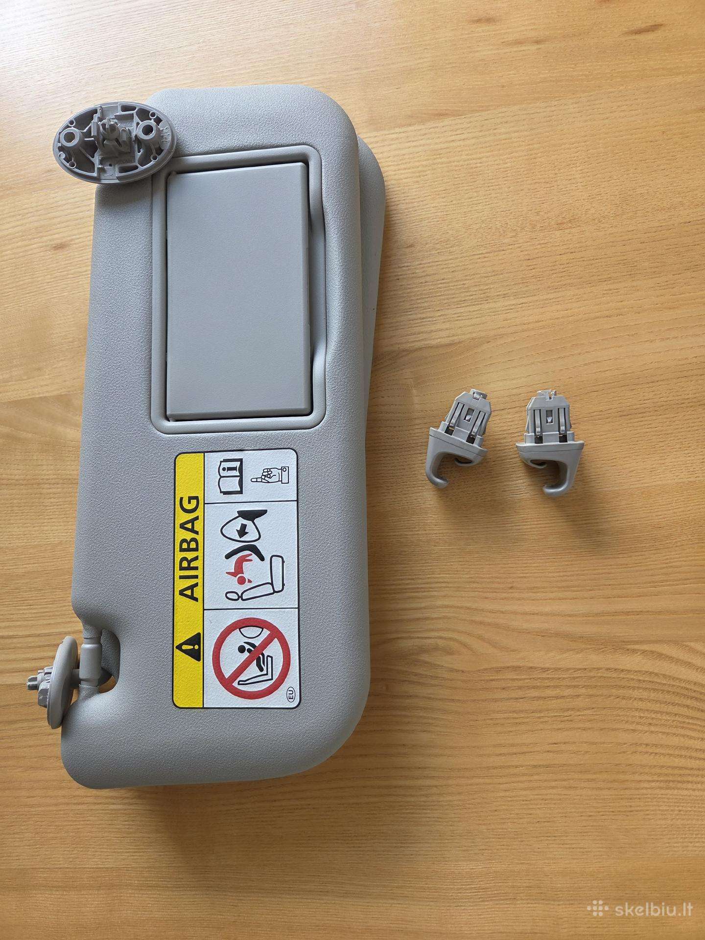 Parduodu skydelius nuo saulės,toyota,auris 2012m.
