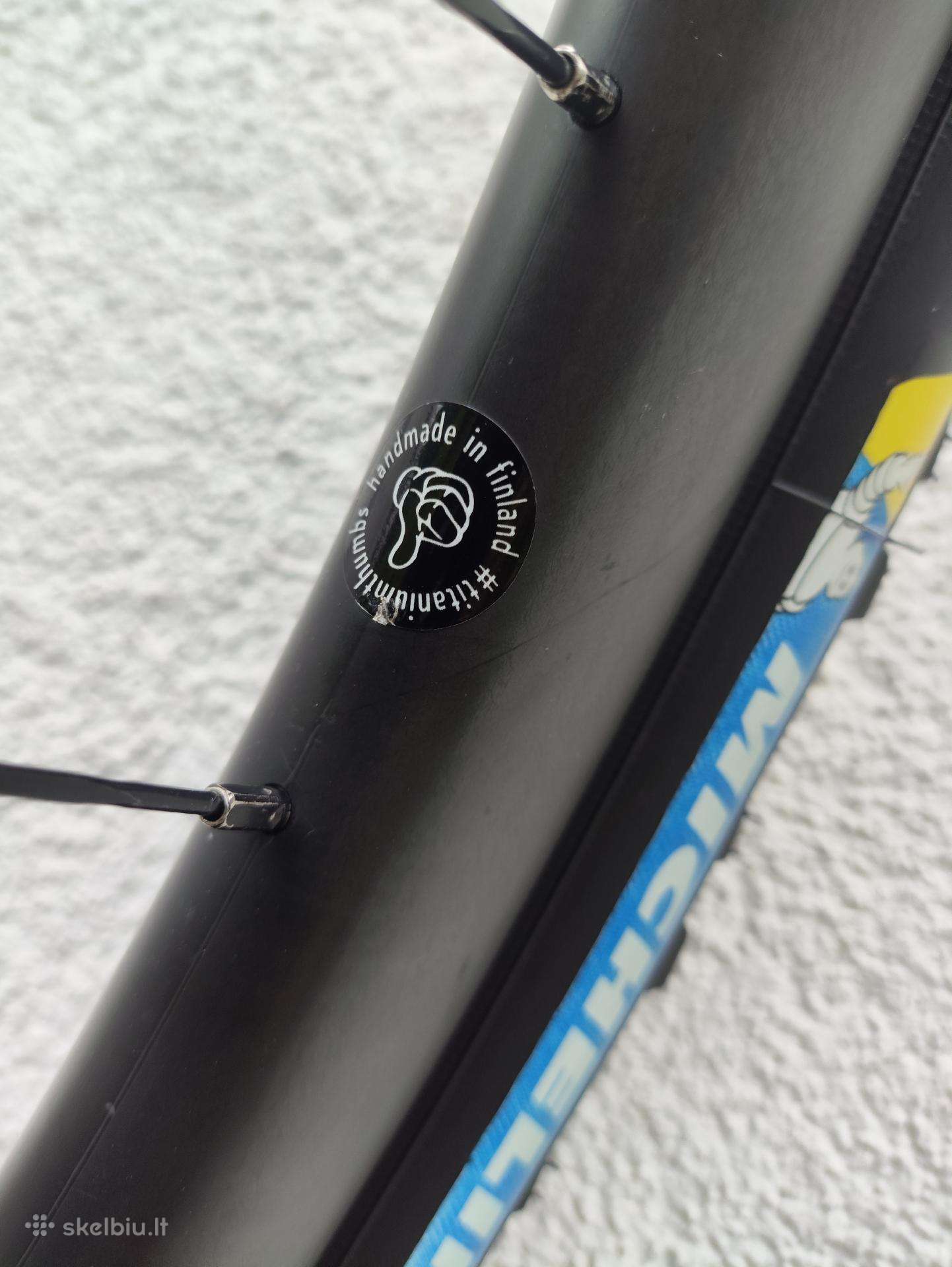 Anglies pluošto ratai M Carbon