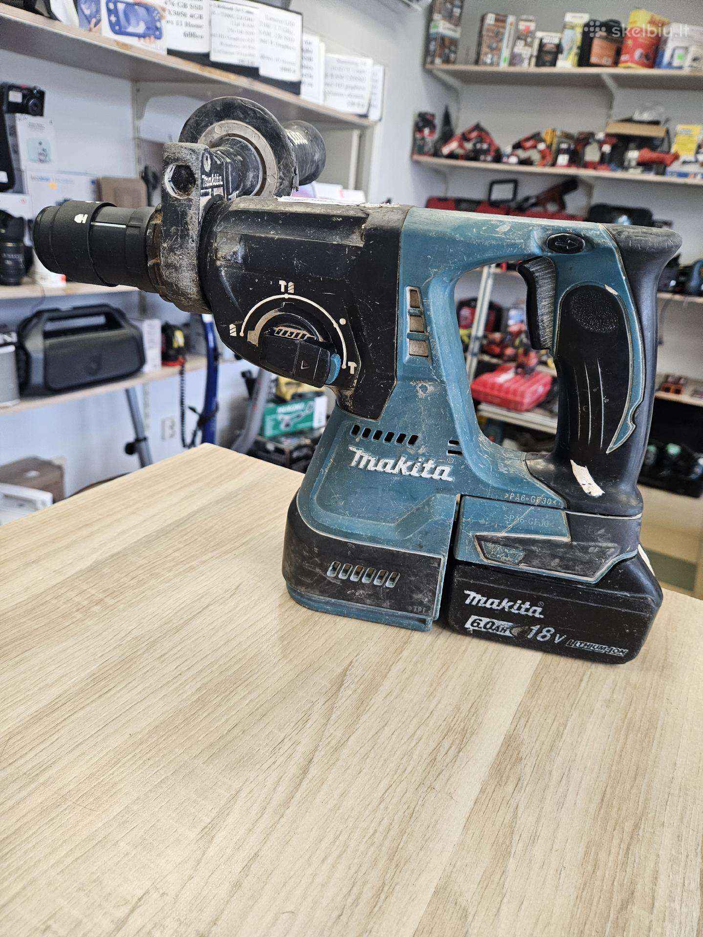 Makita perforatorius su baterija. Taikos pr 101 Kl