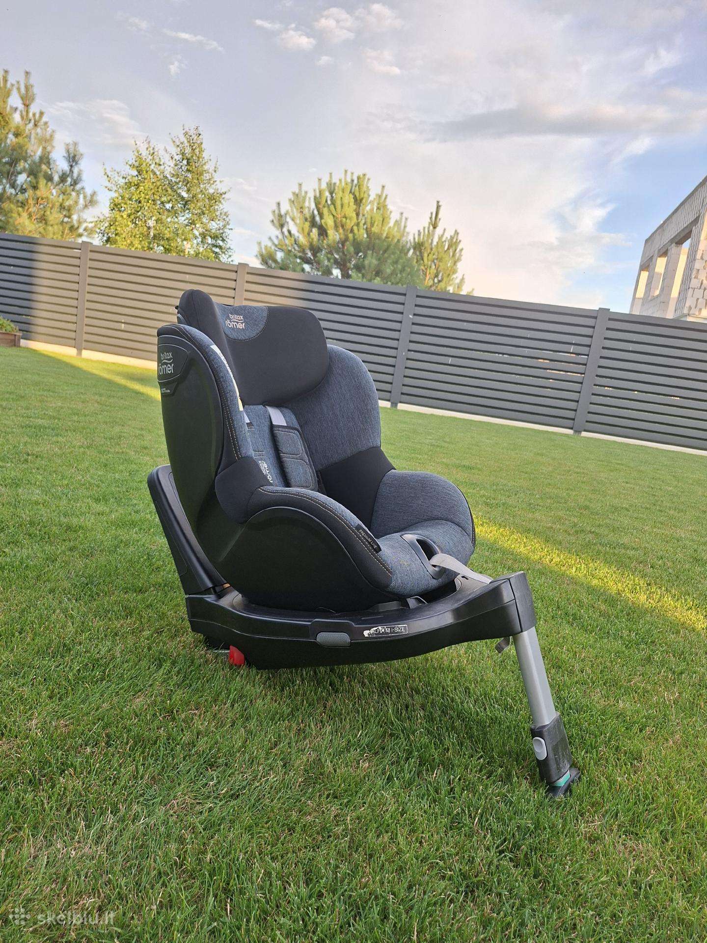 Britax m i size