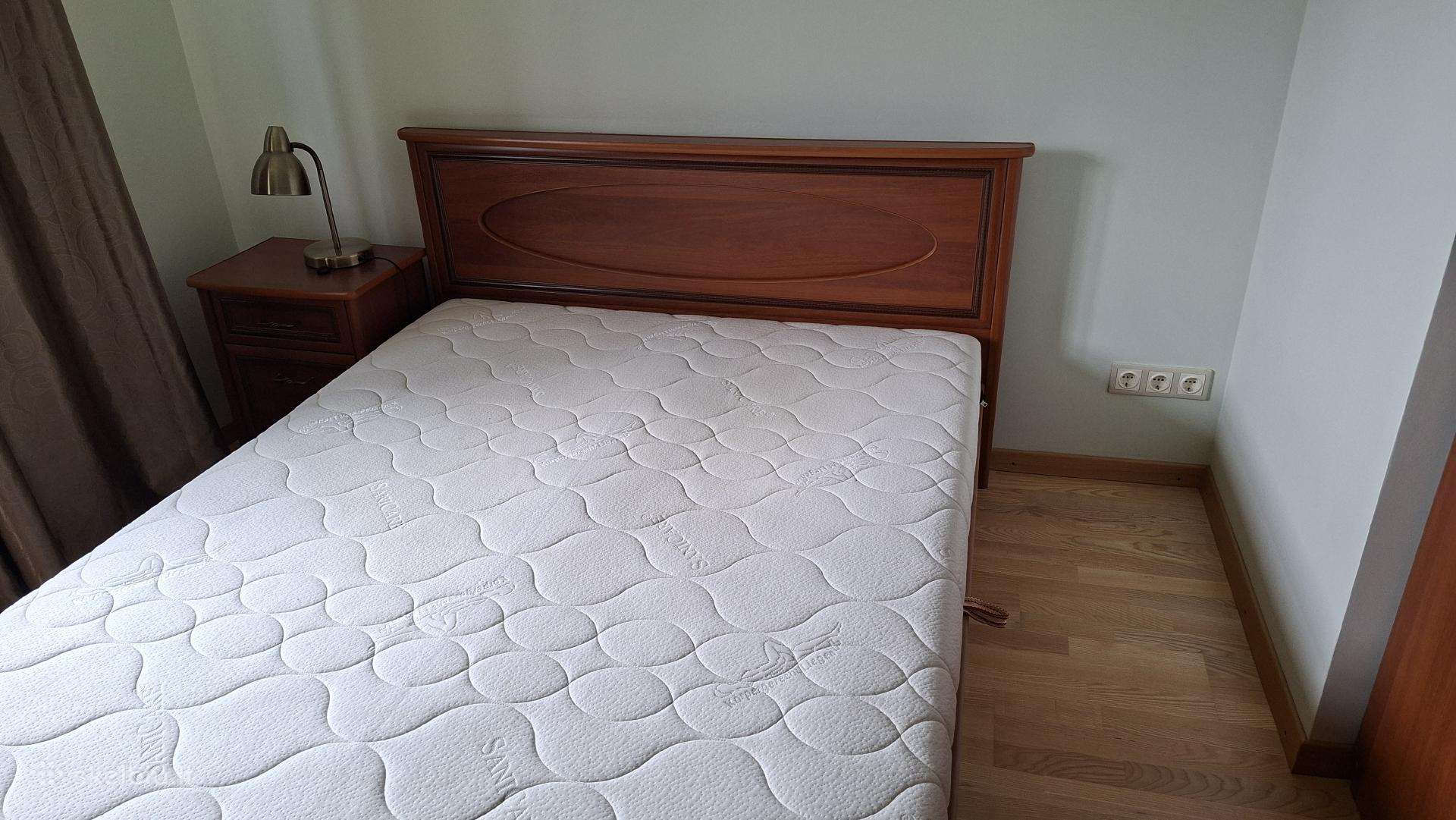 Dvigulė lova iš Grafų baldų komplekto