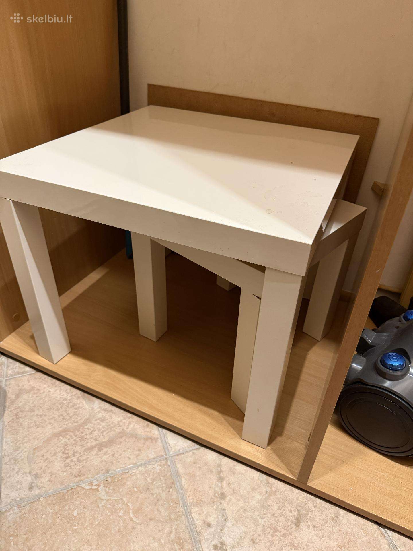 Kvadratiniai balti Ikea staliukai 2 vnt.