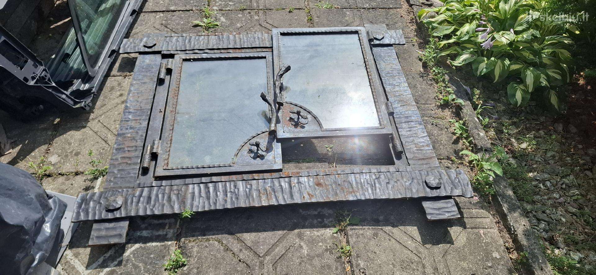 Židinio durys su remu